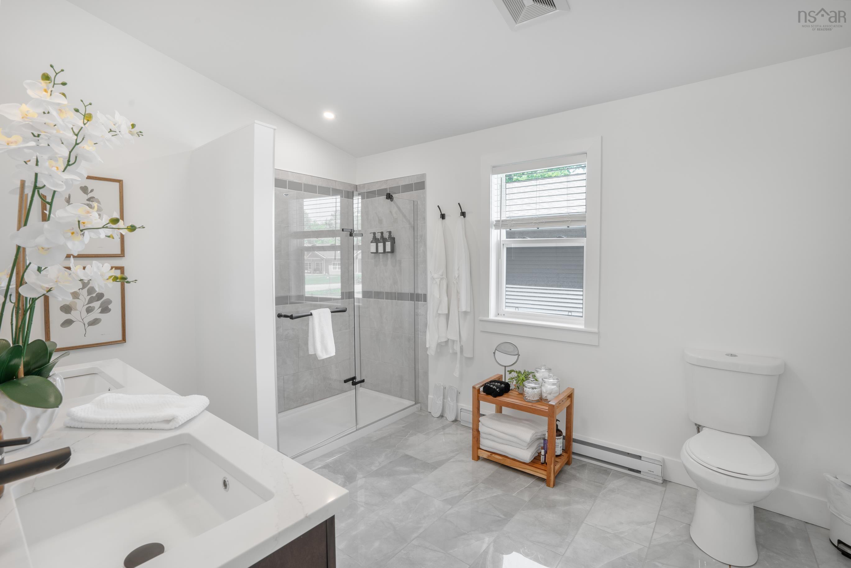 $1,279,000.00: 40 Martins Point Road, Enfield