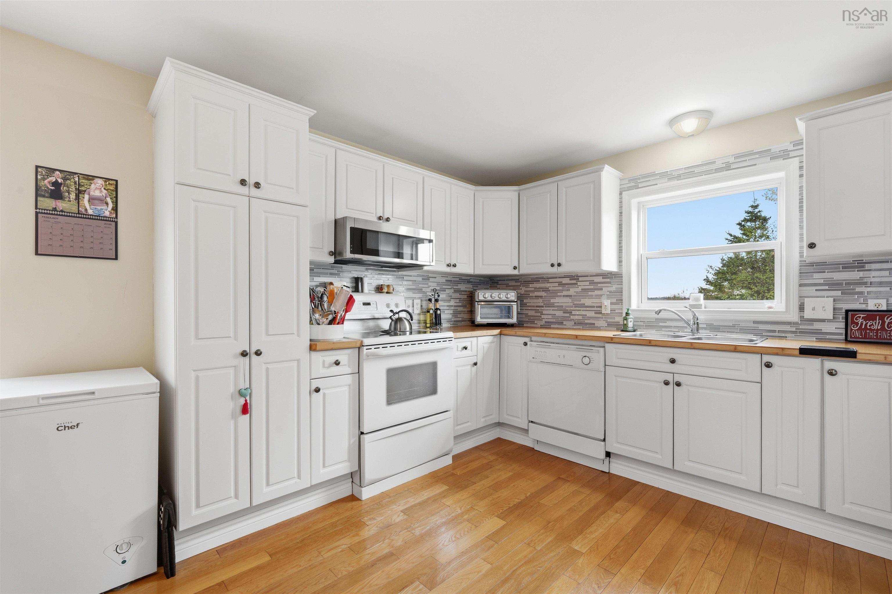 6867 St Margarets Bay Road, Boutiliers Point, NS (MLS 202612205)