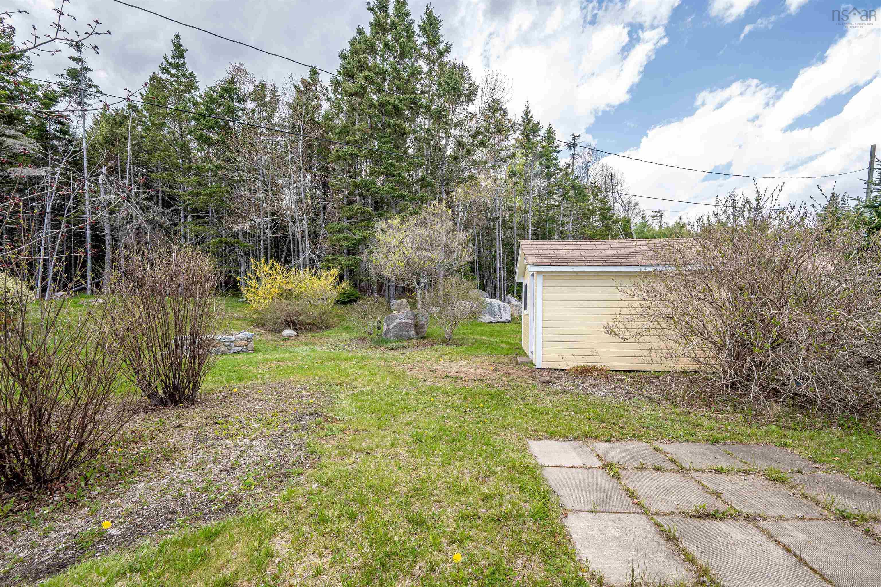 6867 St Margarets Bay Road, Boutiliers Point, NS (MLS 202612205)