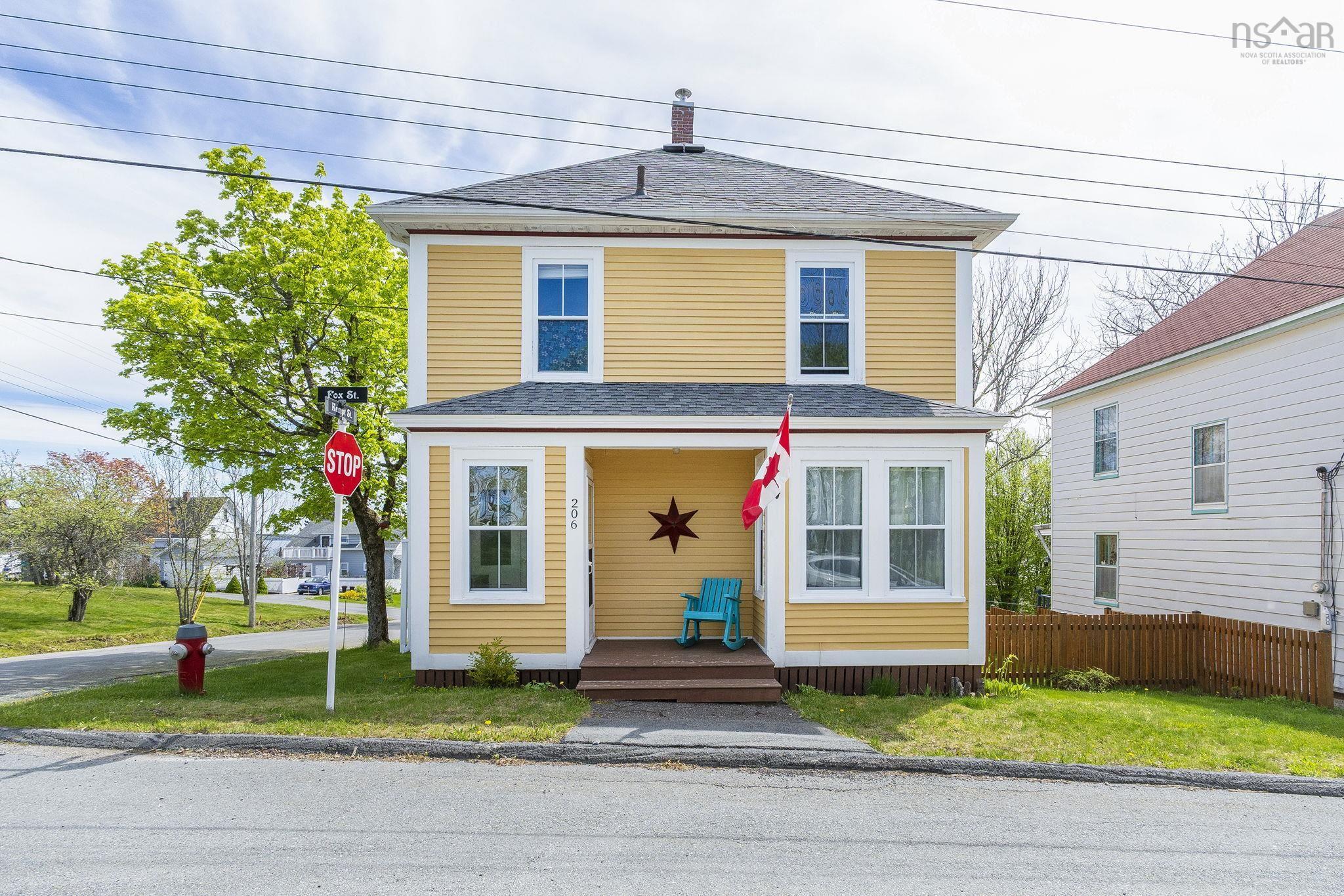 $639,900.00: 206 Fox Street, Lunenburg