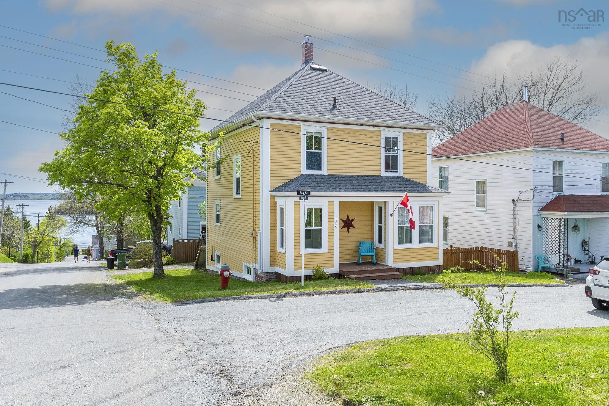 $639,900.00: 206 Fox Street, Lunenburg