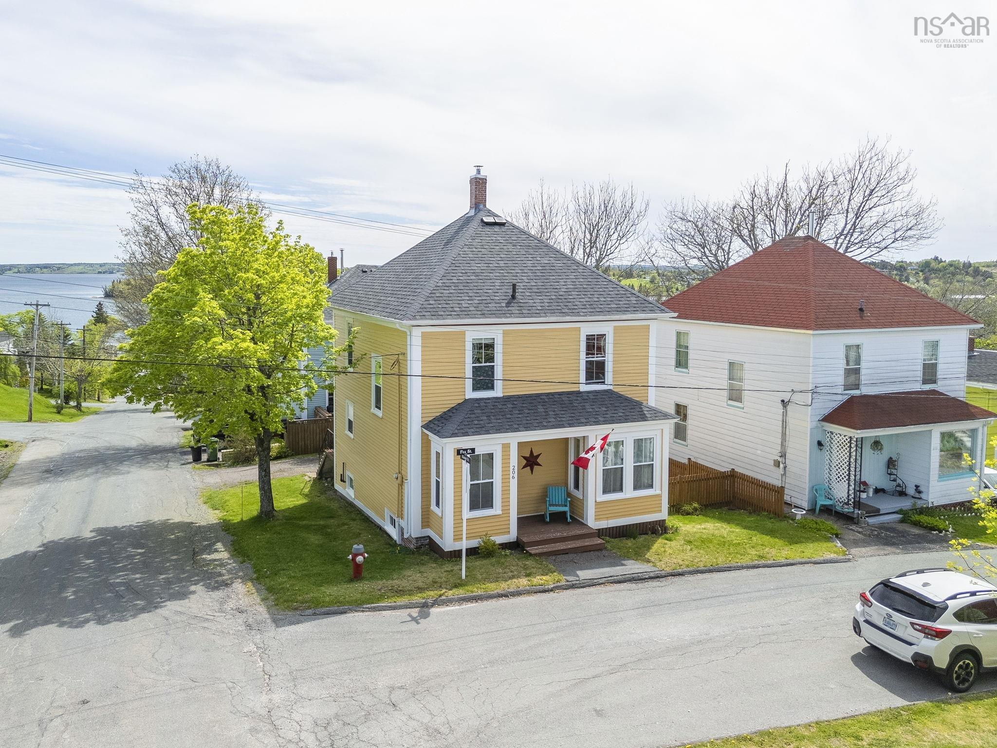 $639,900.00: 206 Fox Street, Lunenburg