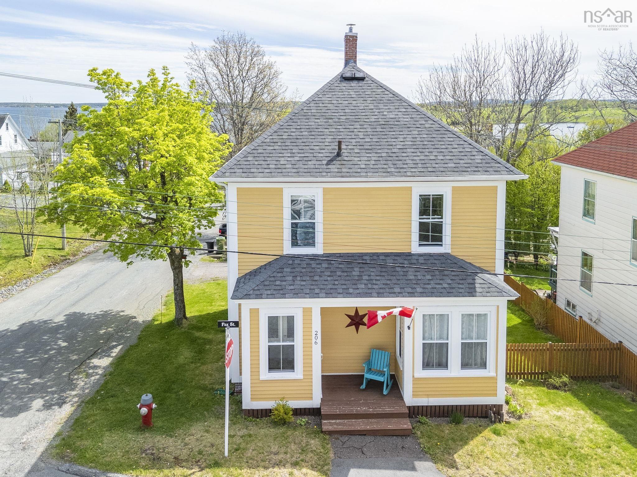 $639,900.00: 206 Fox Street, Lunenburg