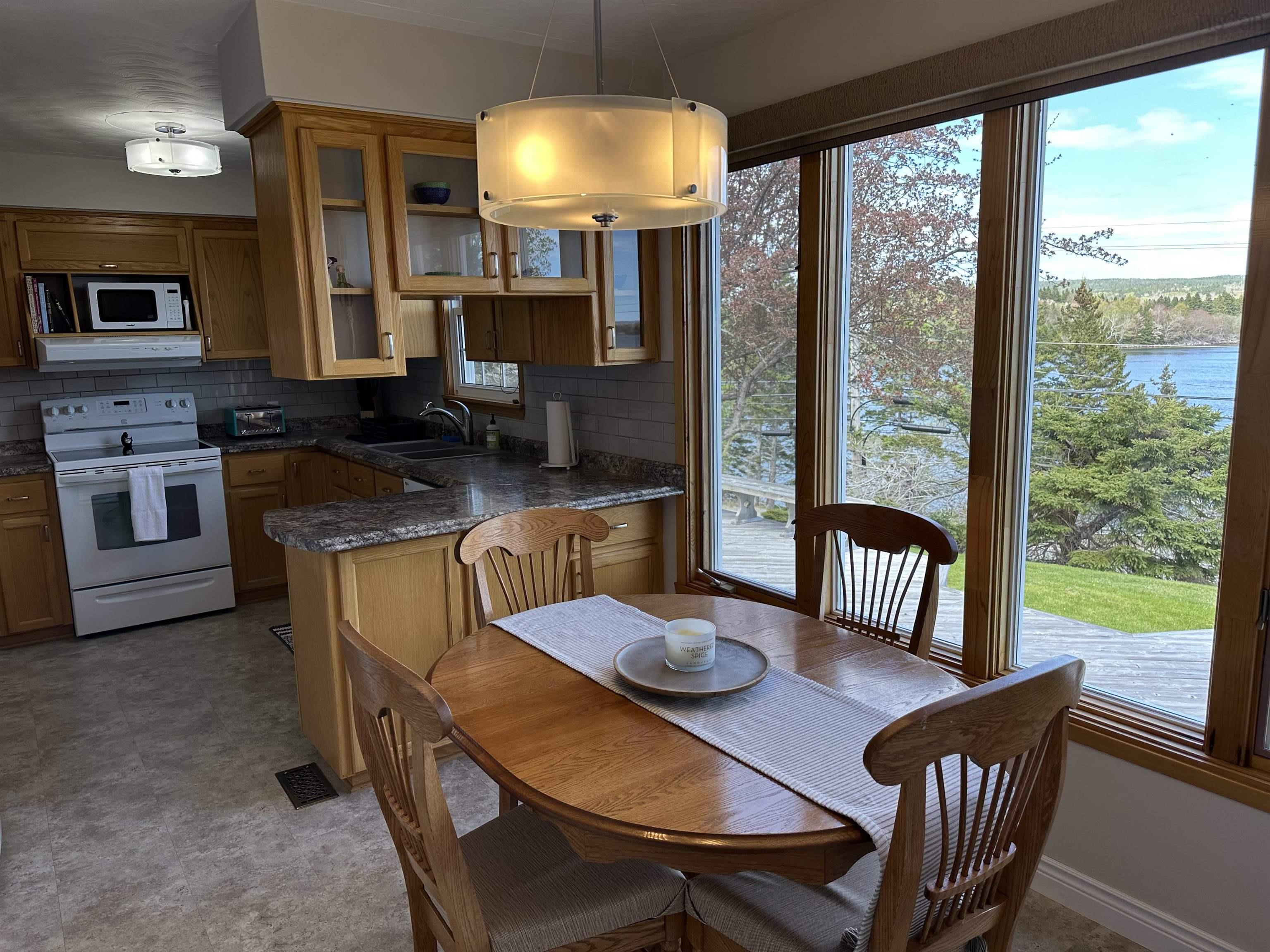 $385,000.00: 10419 16 Highway, Guysborough