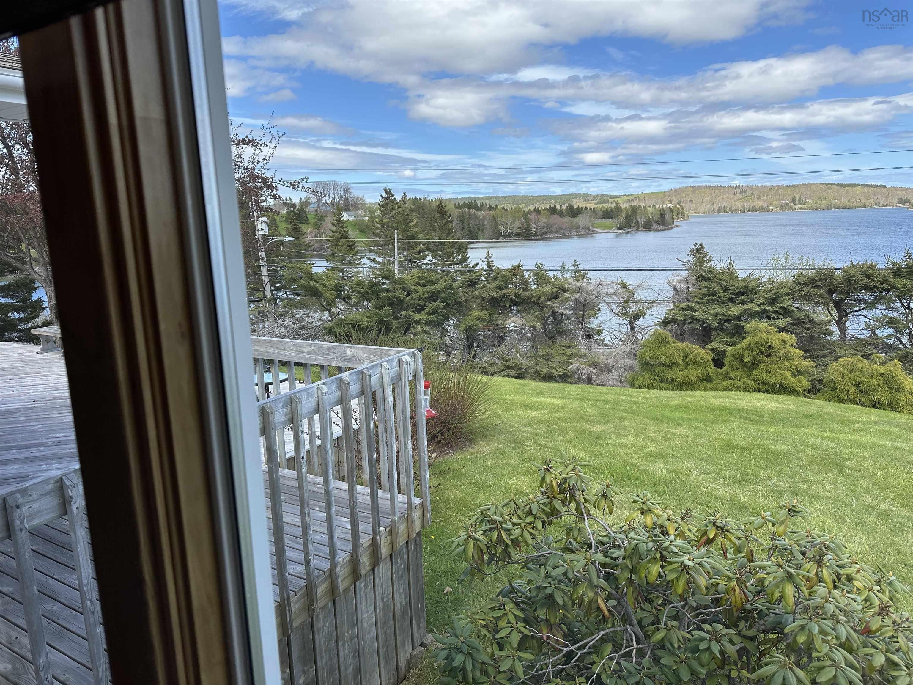 $385,000.00: 10419 16 Highway, Guysborough