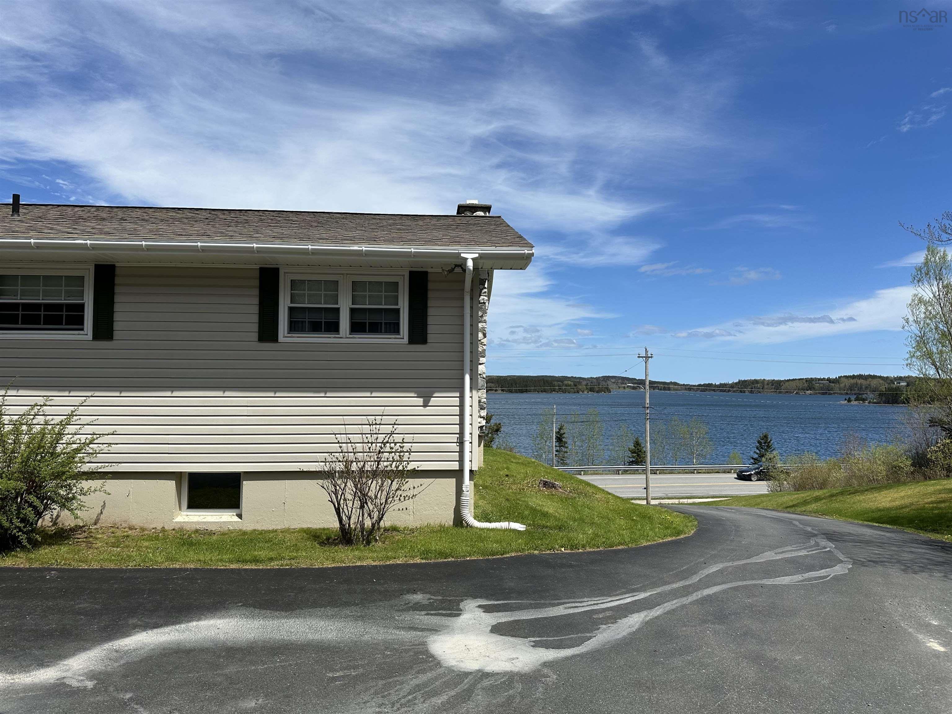 $385,000.00: 10419 16 Highway, Guysborough