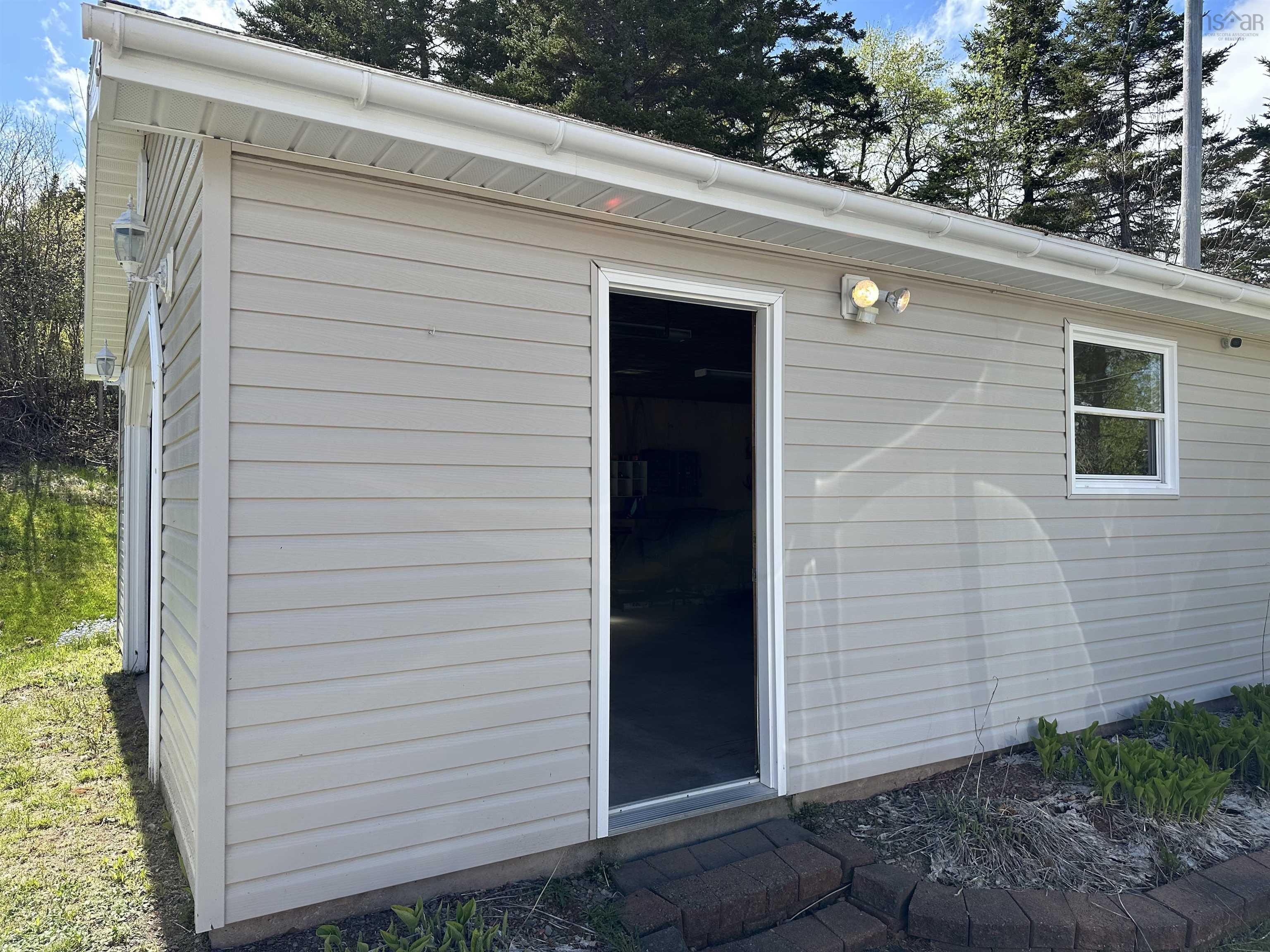 $385,000.00: 10419 16 Highway, Guysborough