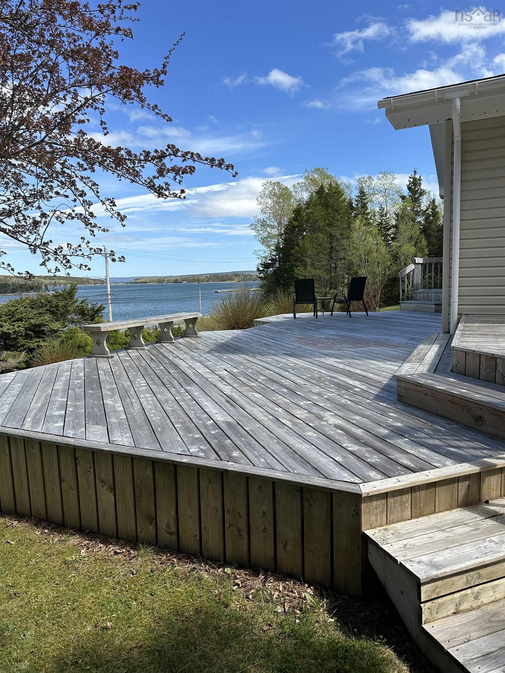 $385,000.00: 10419 16 Highway, Guysborough