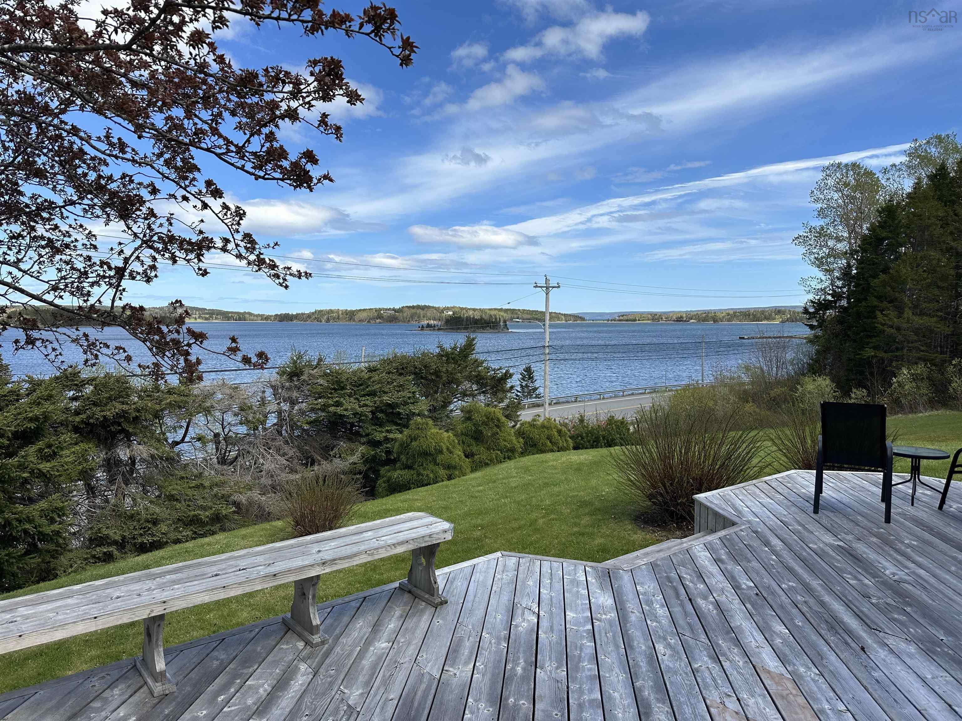 $385,000.00: 10419 16 Highway, Guysborough