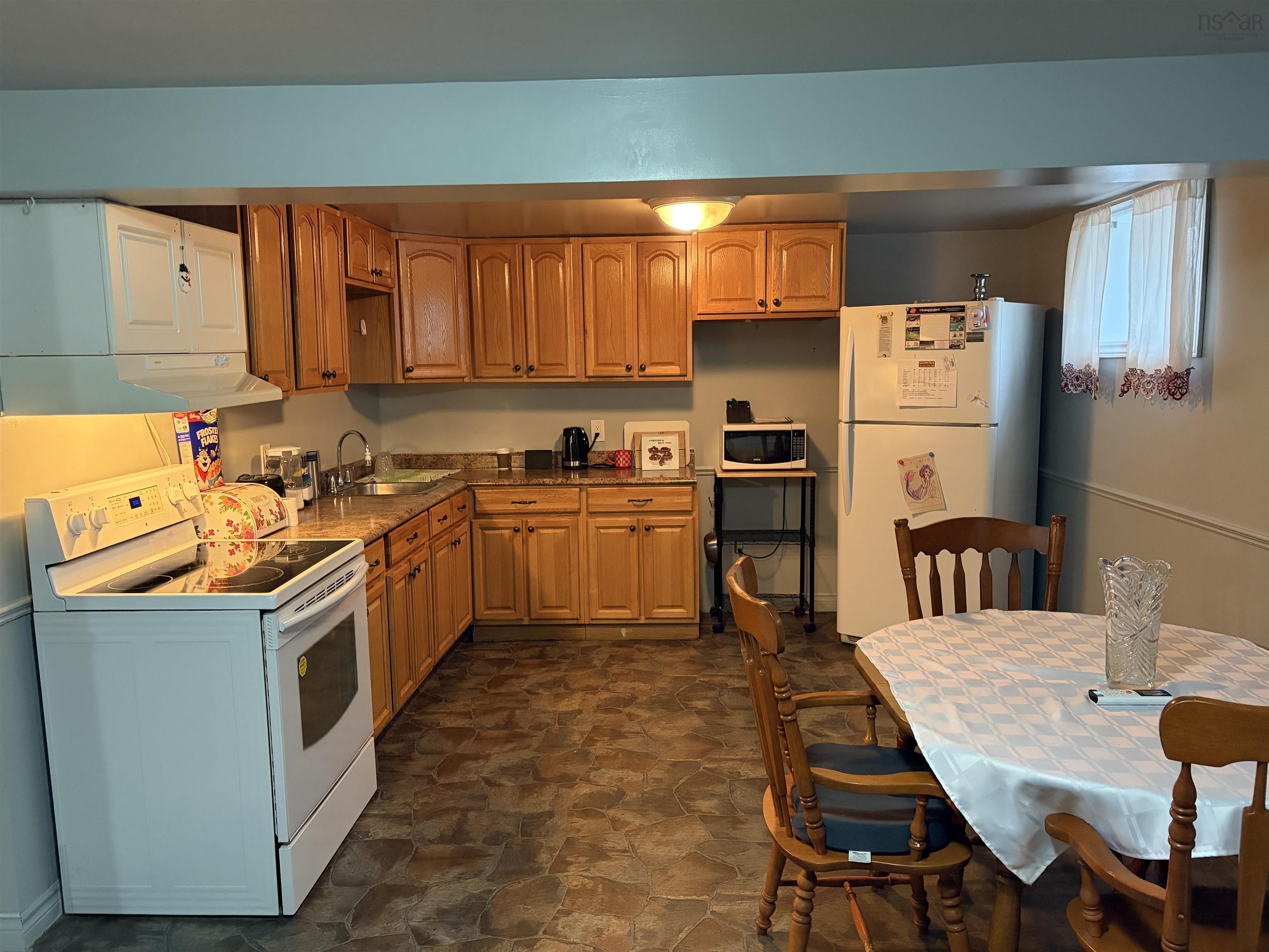 $284,950.00: 100 Oceanview Crescent, Dominion