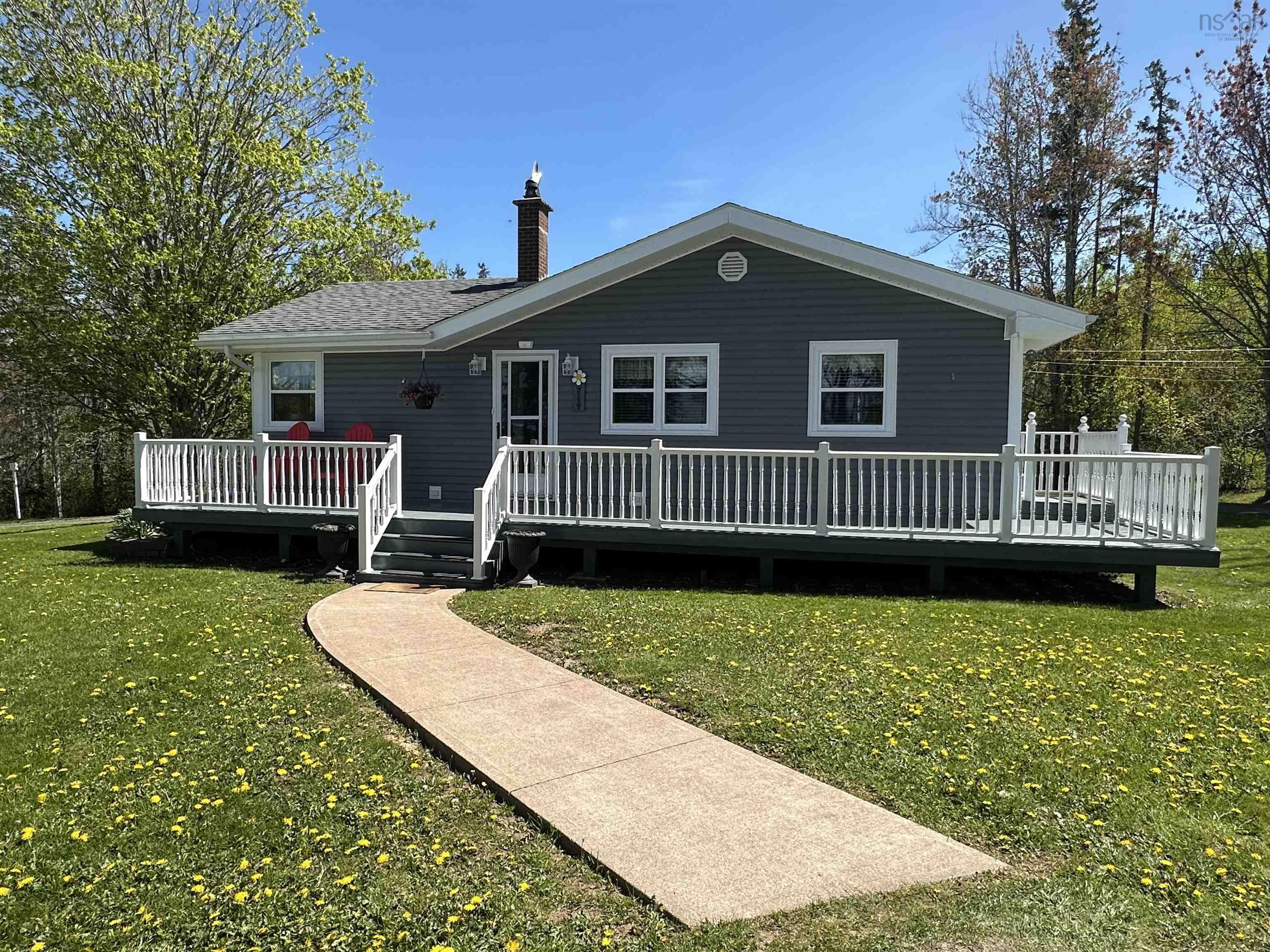 $439,000.00: 4139 East River East Side Road, Plymouth