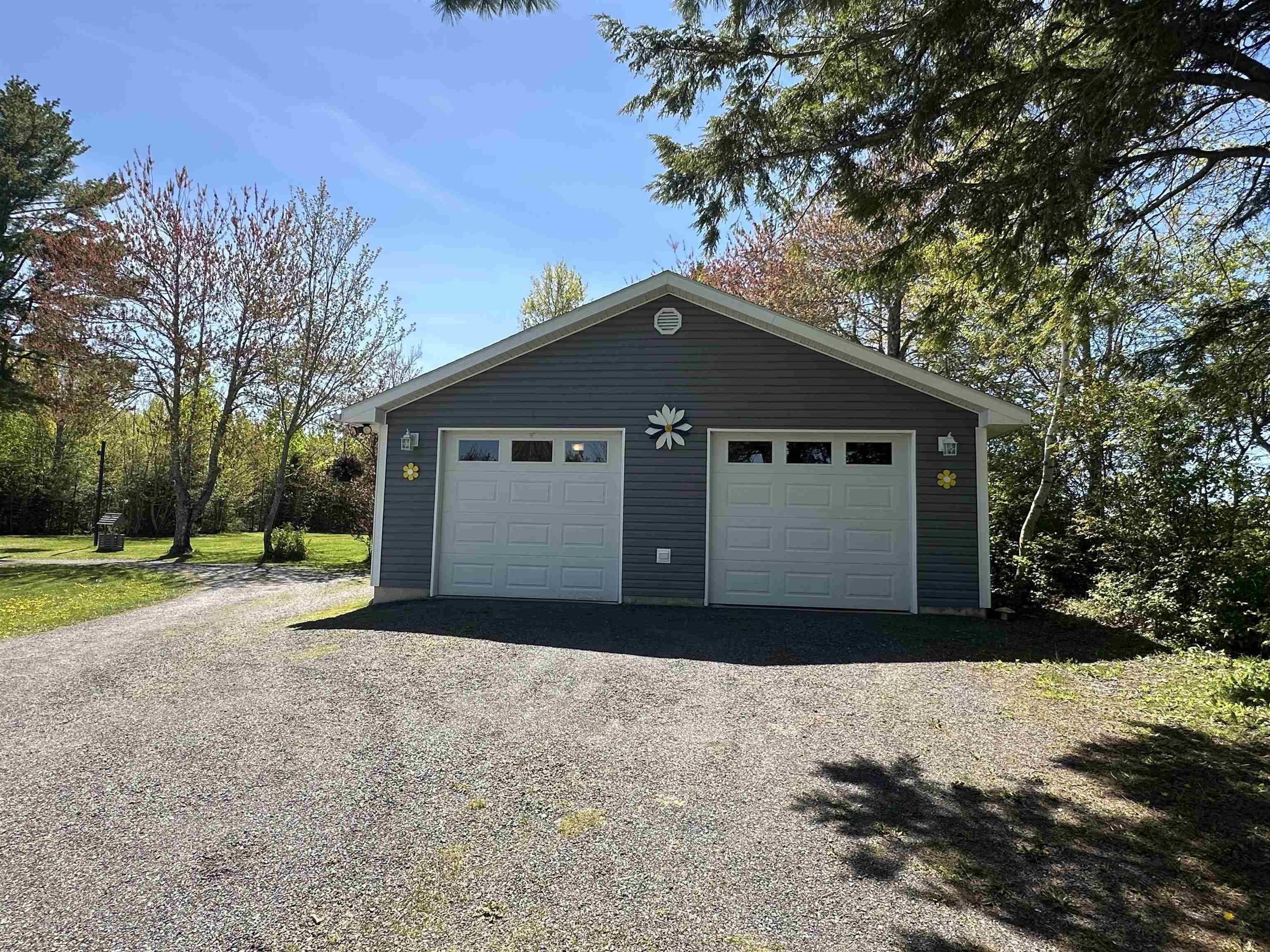 $439,000.00: 4139 East River East Side Road, Plymouth