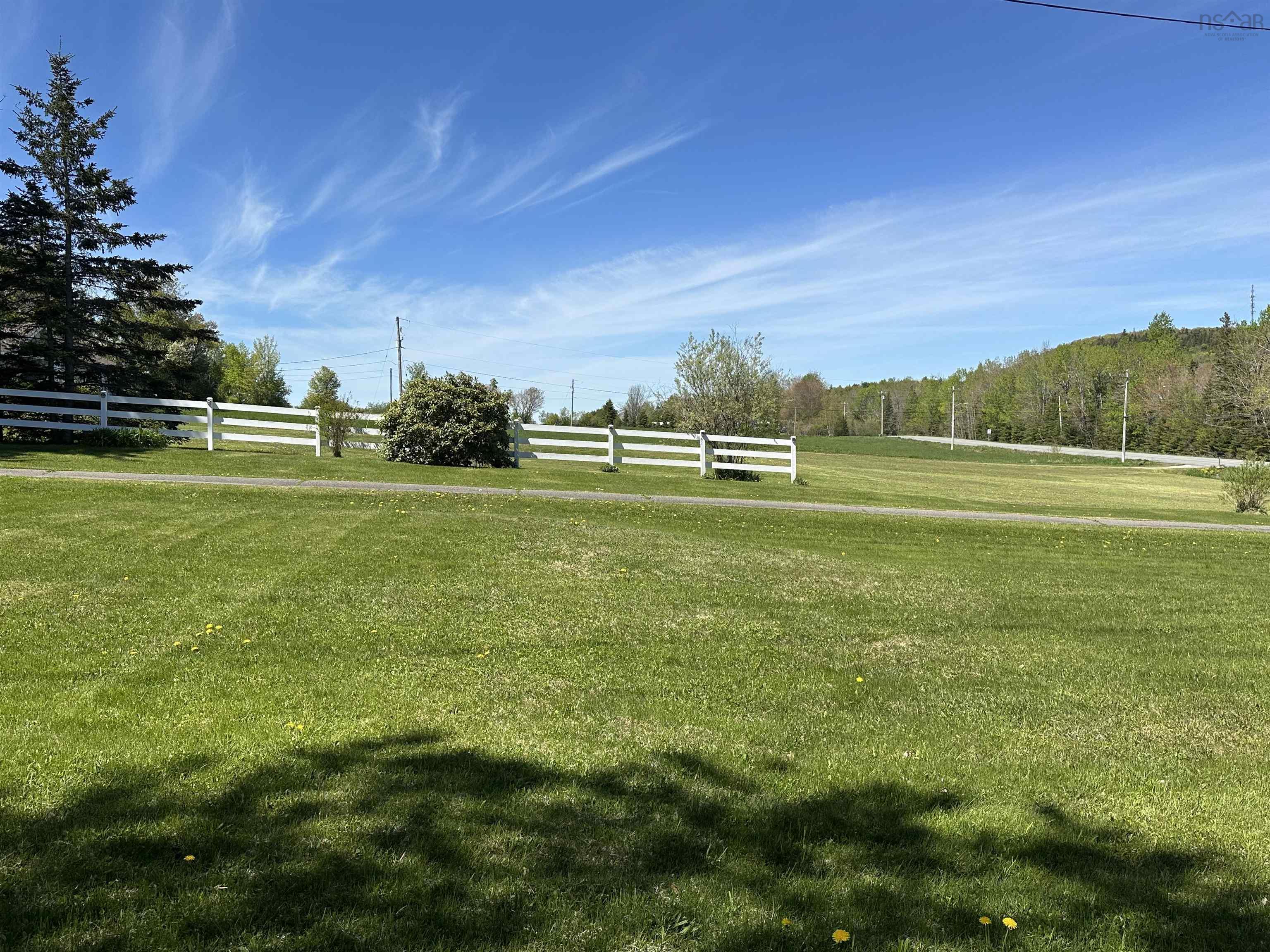 $439,000.00: 4139 East River East Side Road, Plymouth