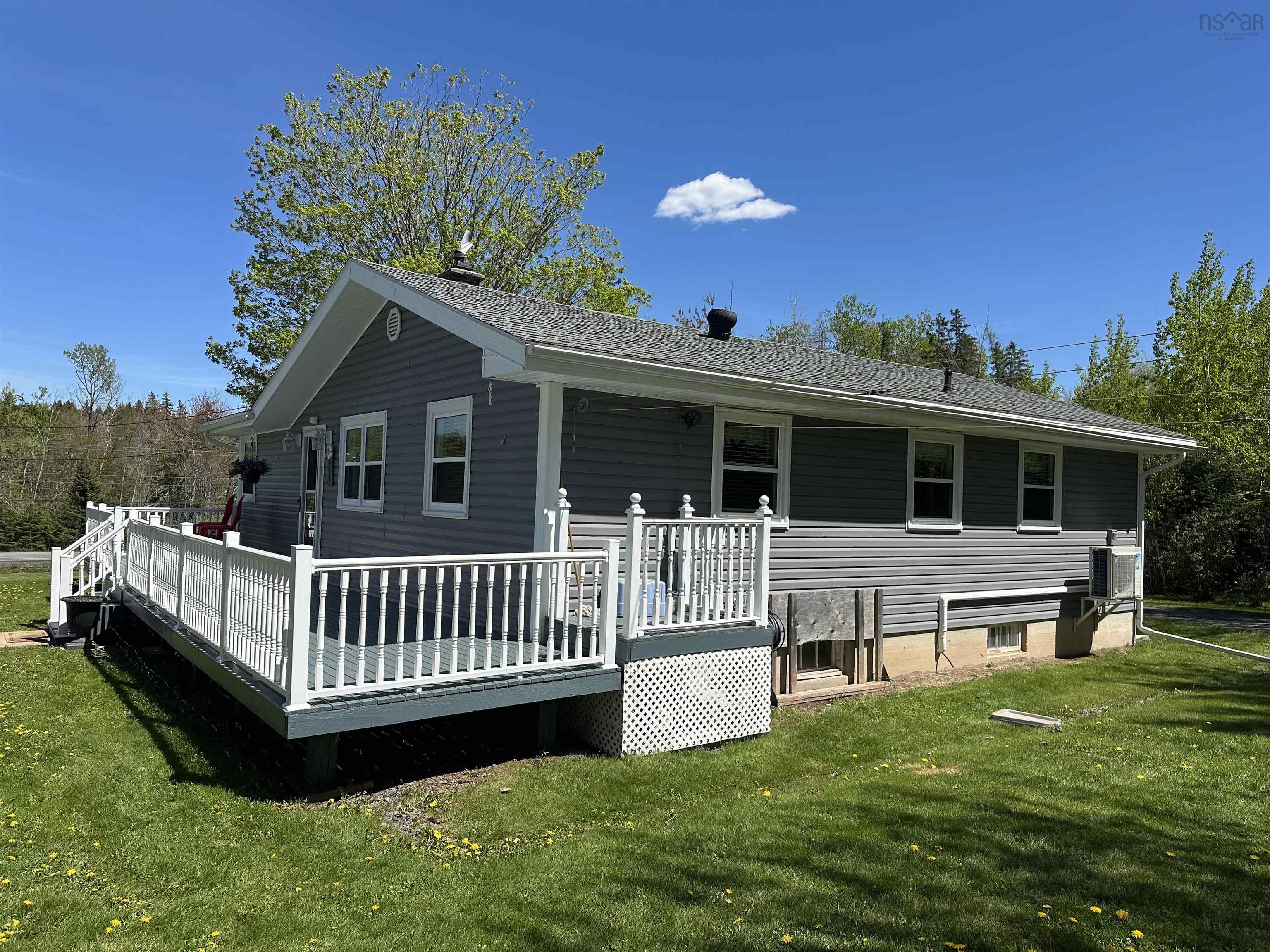$439,000.00: 4139 East River East Side Road, Plymouth