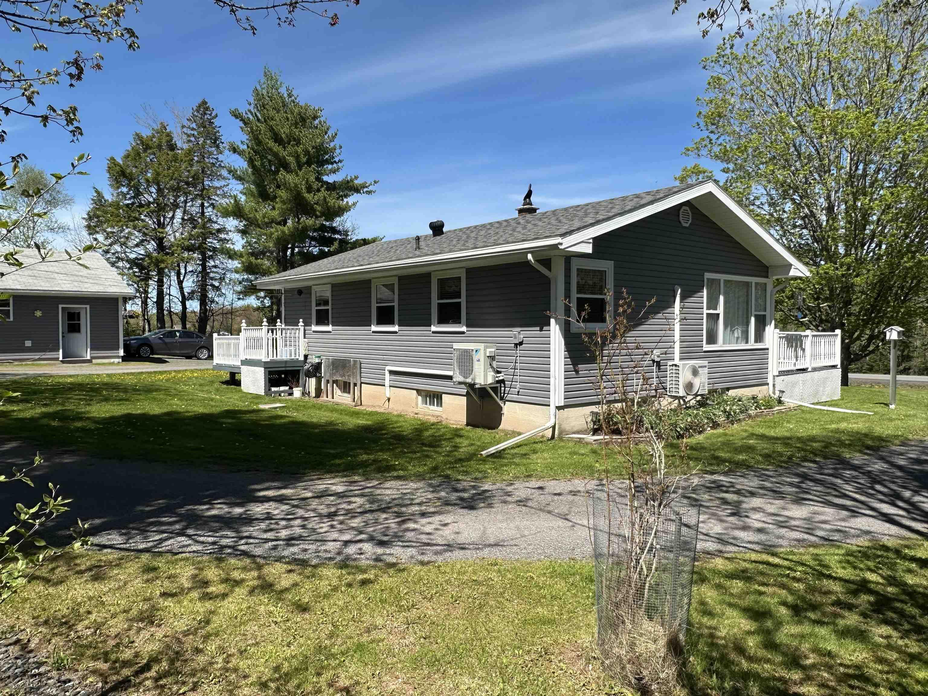 $439,000.00: 4139 East River East Side Road, Plymouth