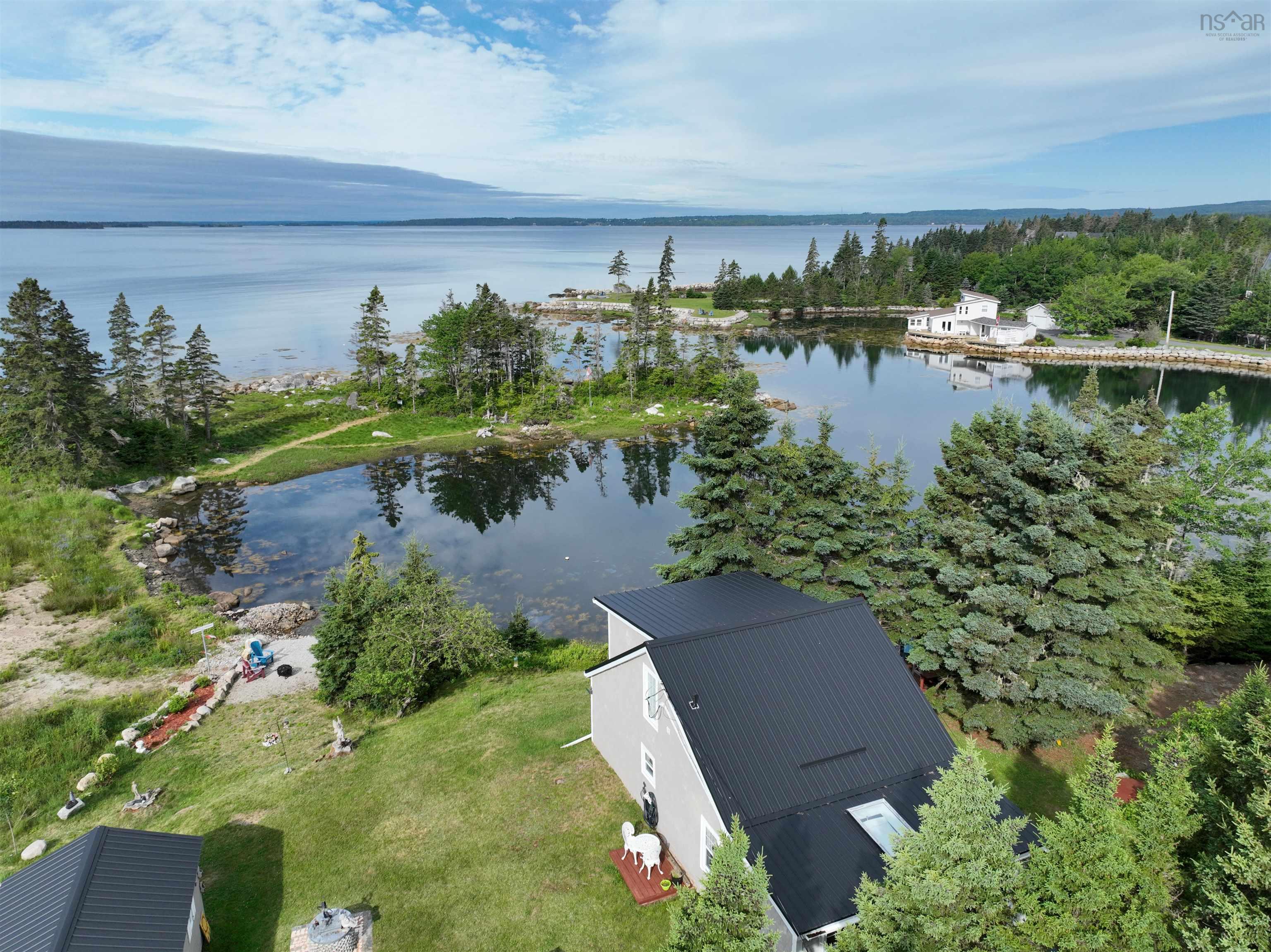 $499,000.00: 7187 Highway 329 Highway, East River