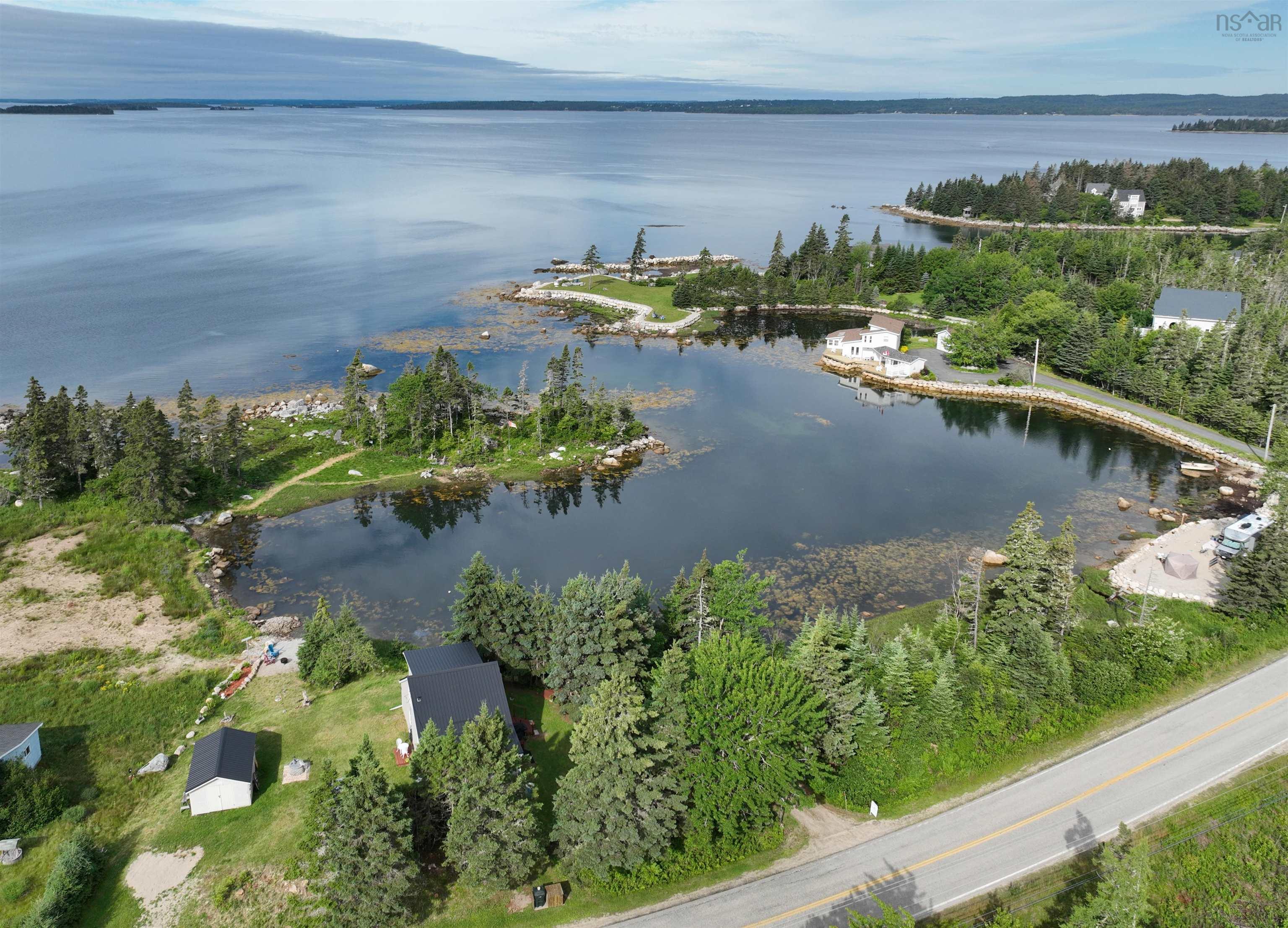 $499,000.00: 7187 Highway 329 Highway, East River