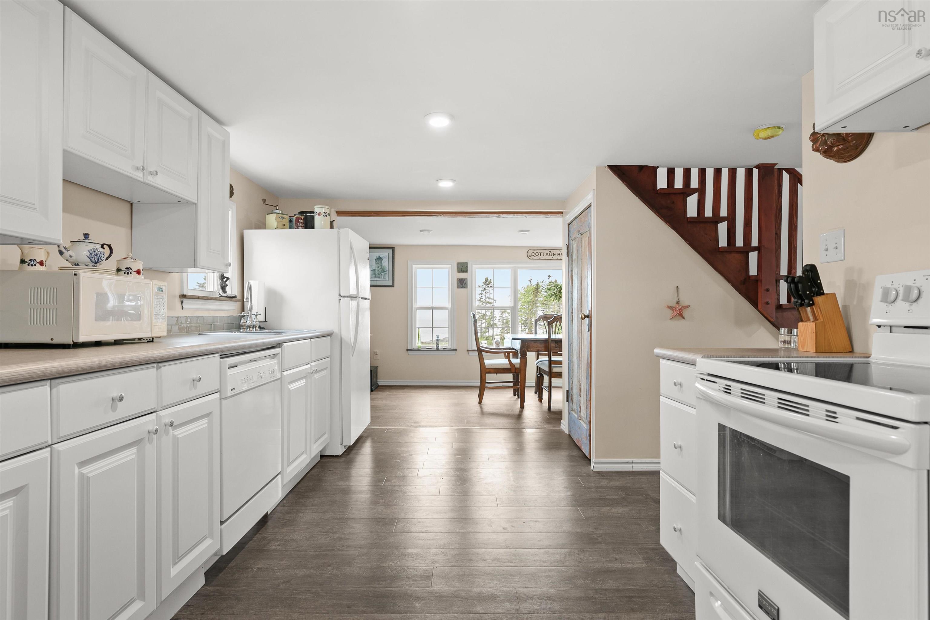 $499,000.00: 7187 Highway 329 Highway, East River