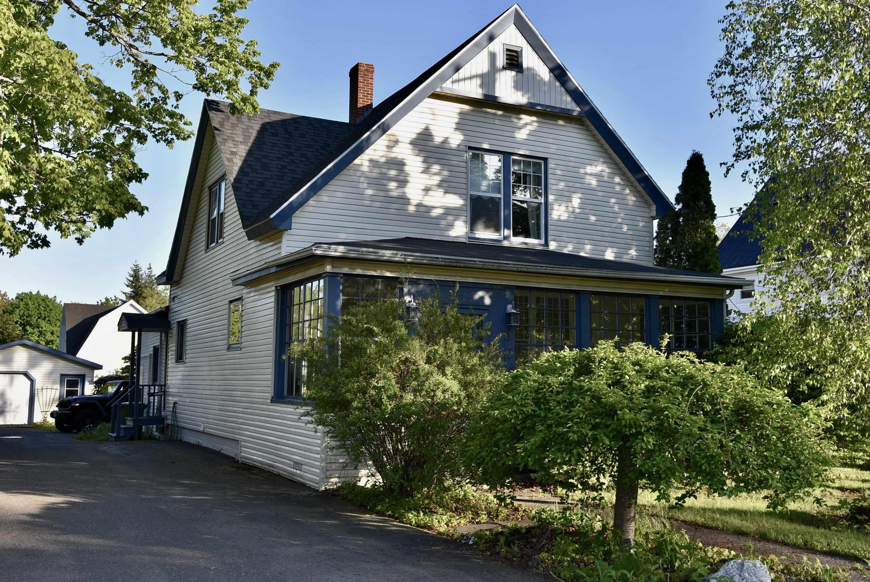 $289,900.00: 374 Main Street, Middleton