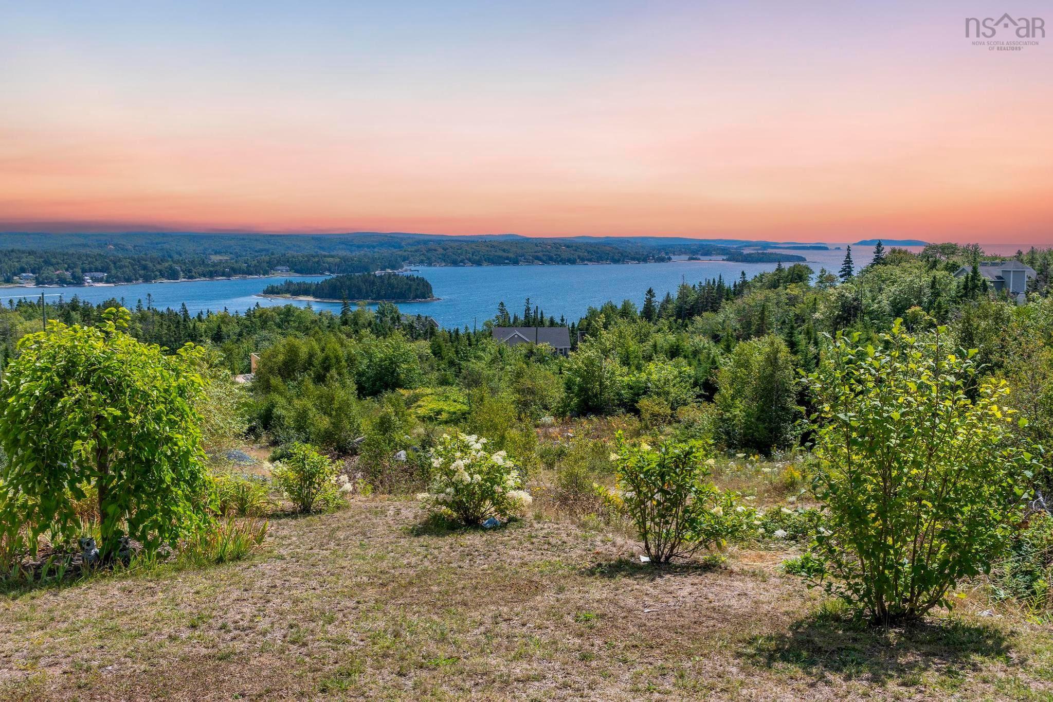 $1,199,900.00: 166 Hillside Drive, Boutiliers Point