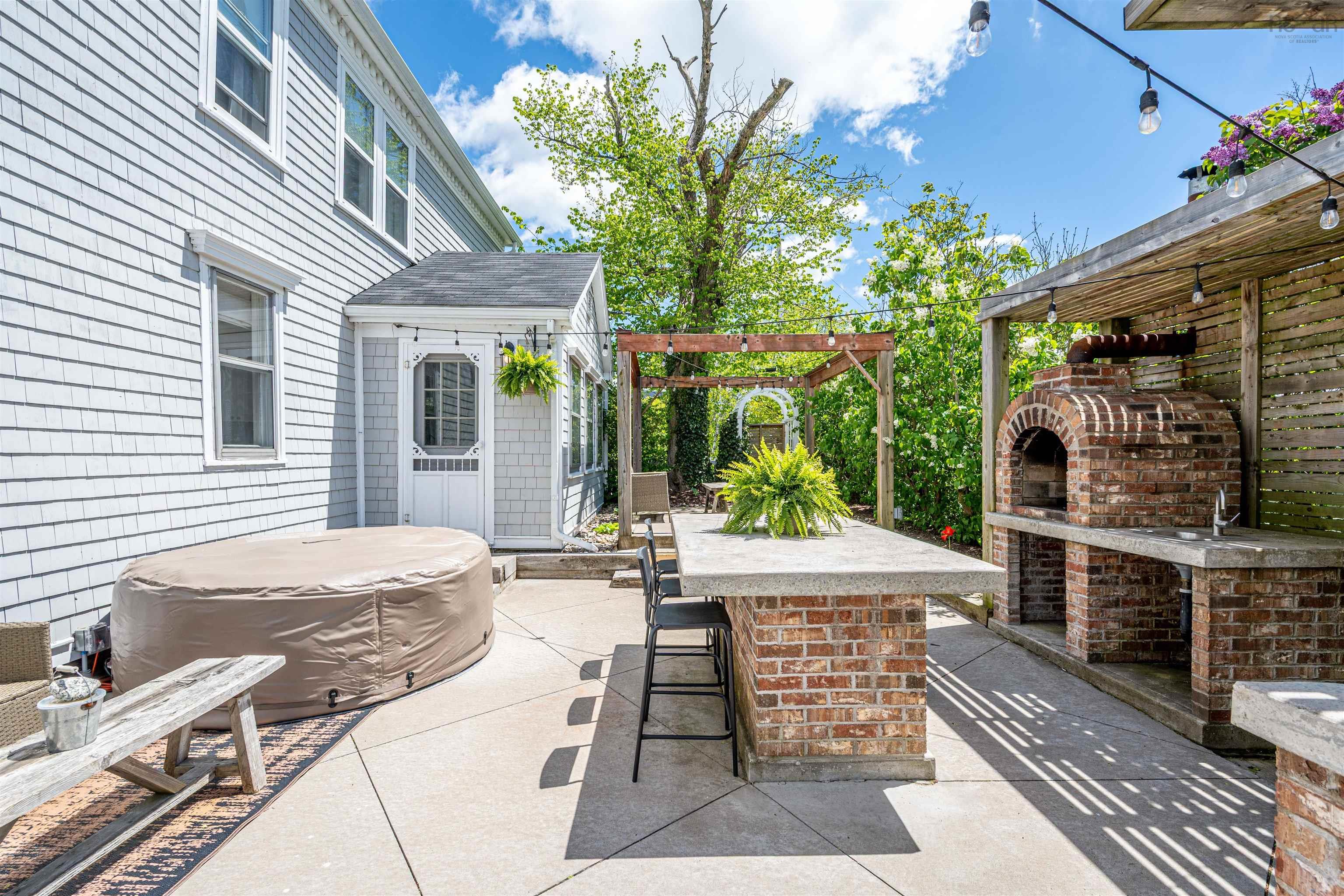 $889,900.00: 47 North Street, Dartmouth