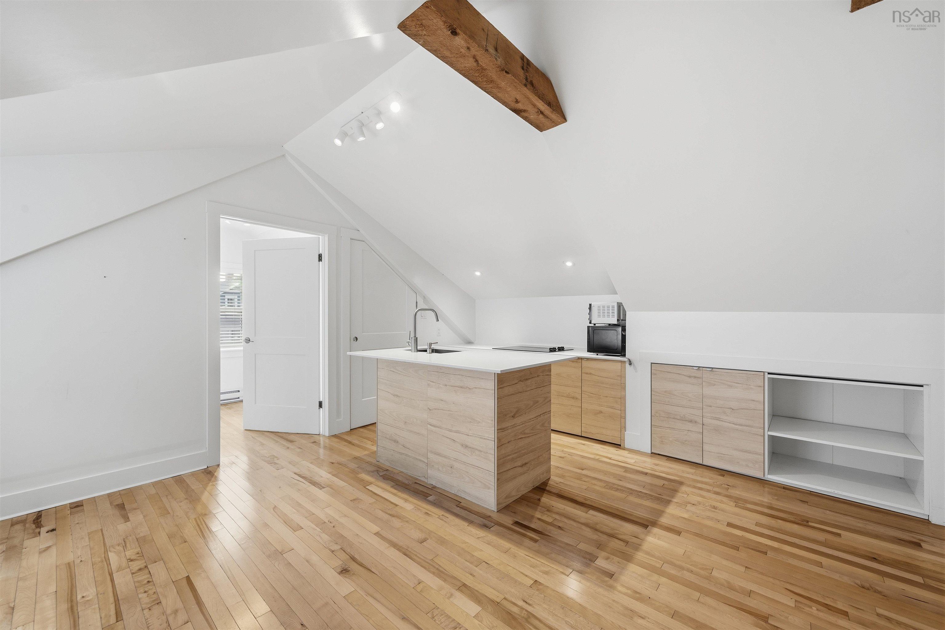$889,900.00: 47 North Street, Dartmouth