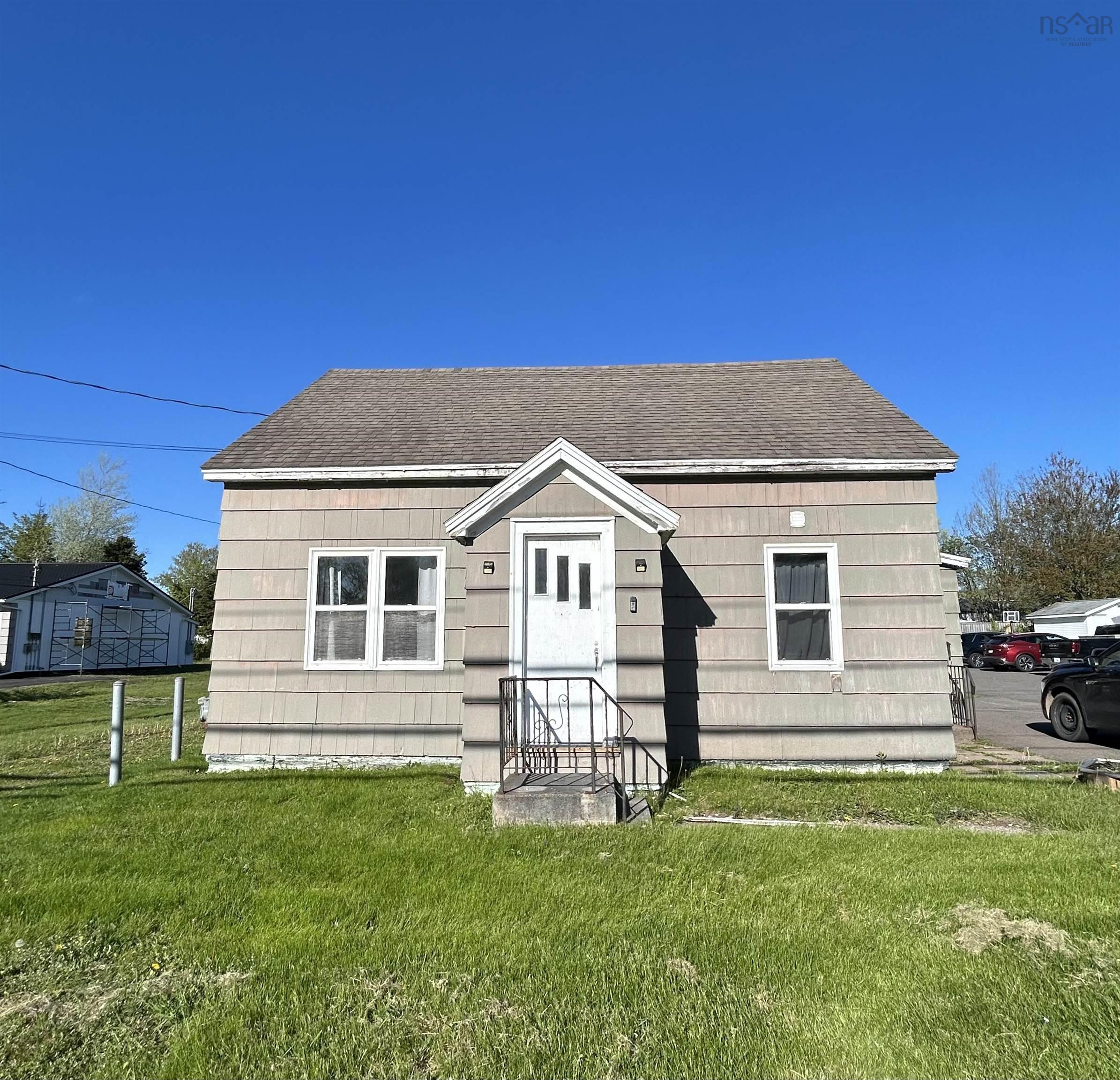 24 South Albion Street, Amherst, NS (MLS® 202612382)