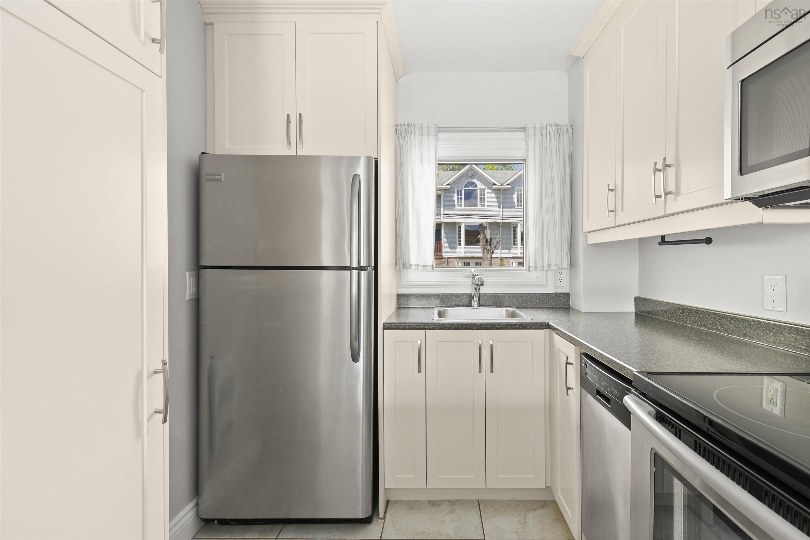 $689,900.00: 473 Shore Drive, Bedford