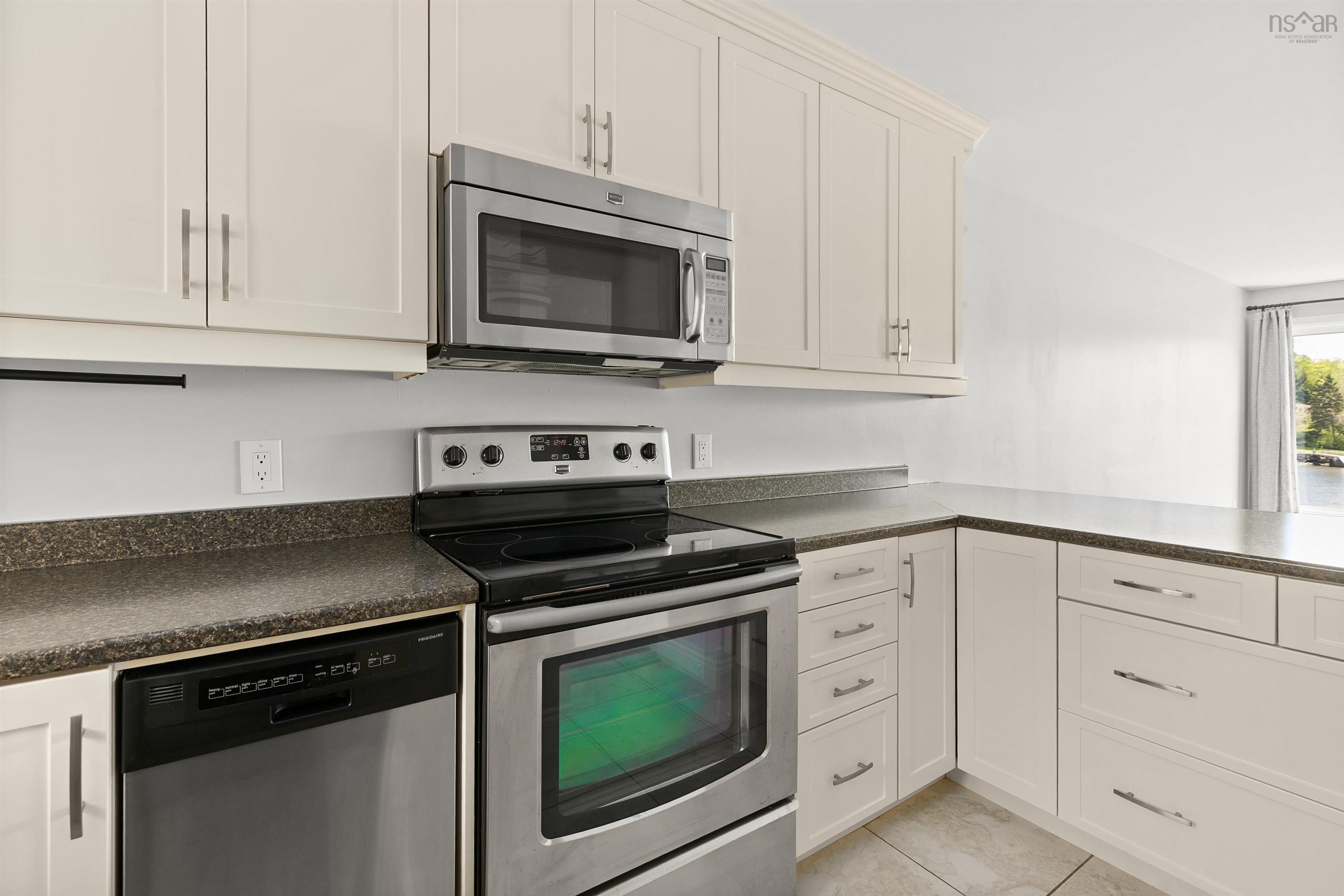 $689,900.00: 473 Shore Drive, Bedford