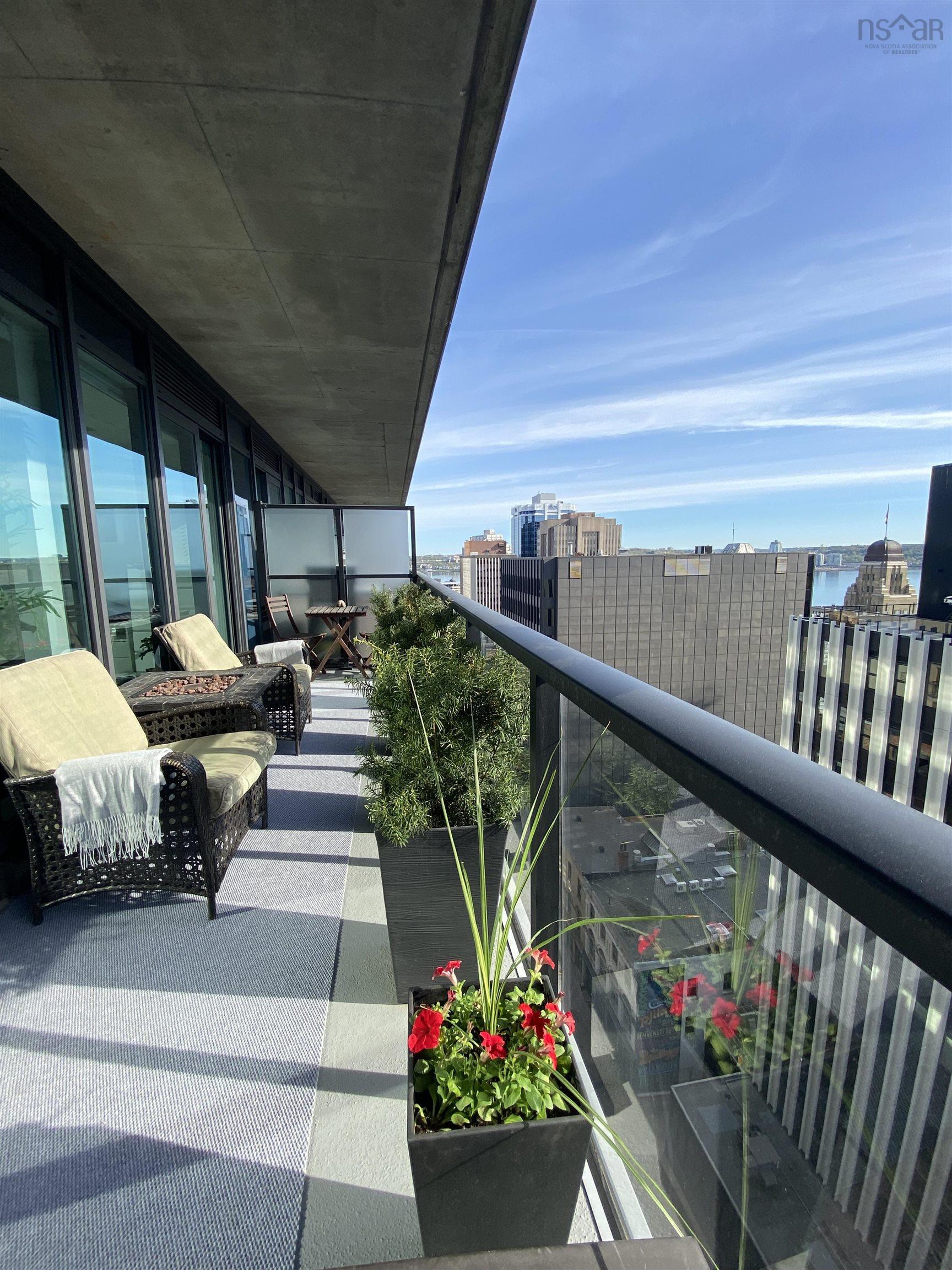 $699,900.00: 1407 1650 Granville Street, Halifax