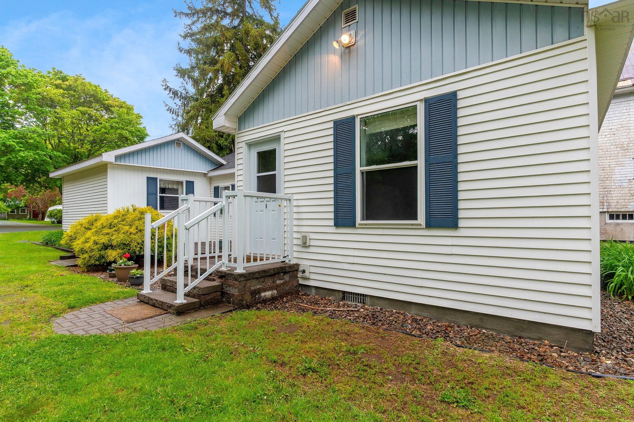 $300,000.00: 1140 Maple Avenue, Aylesford