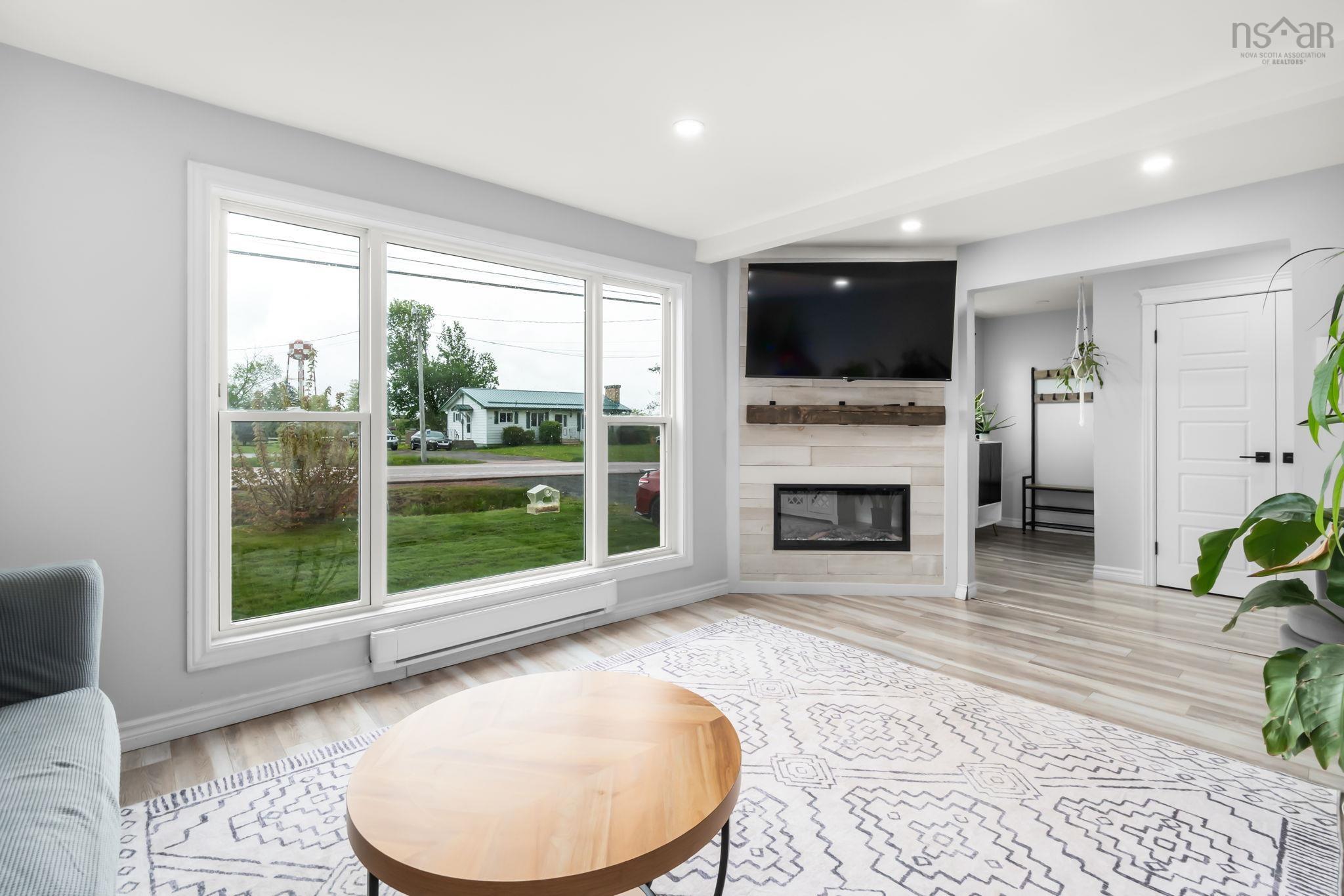 $439,900.00: 387 Brookside Road Drive, Brookside