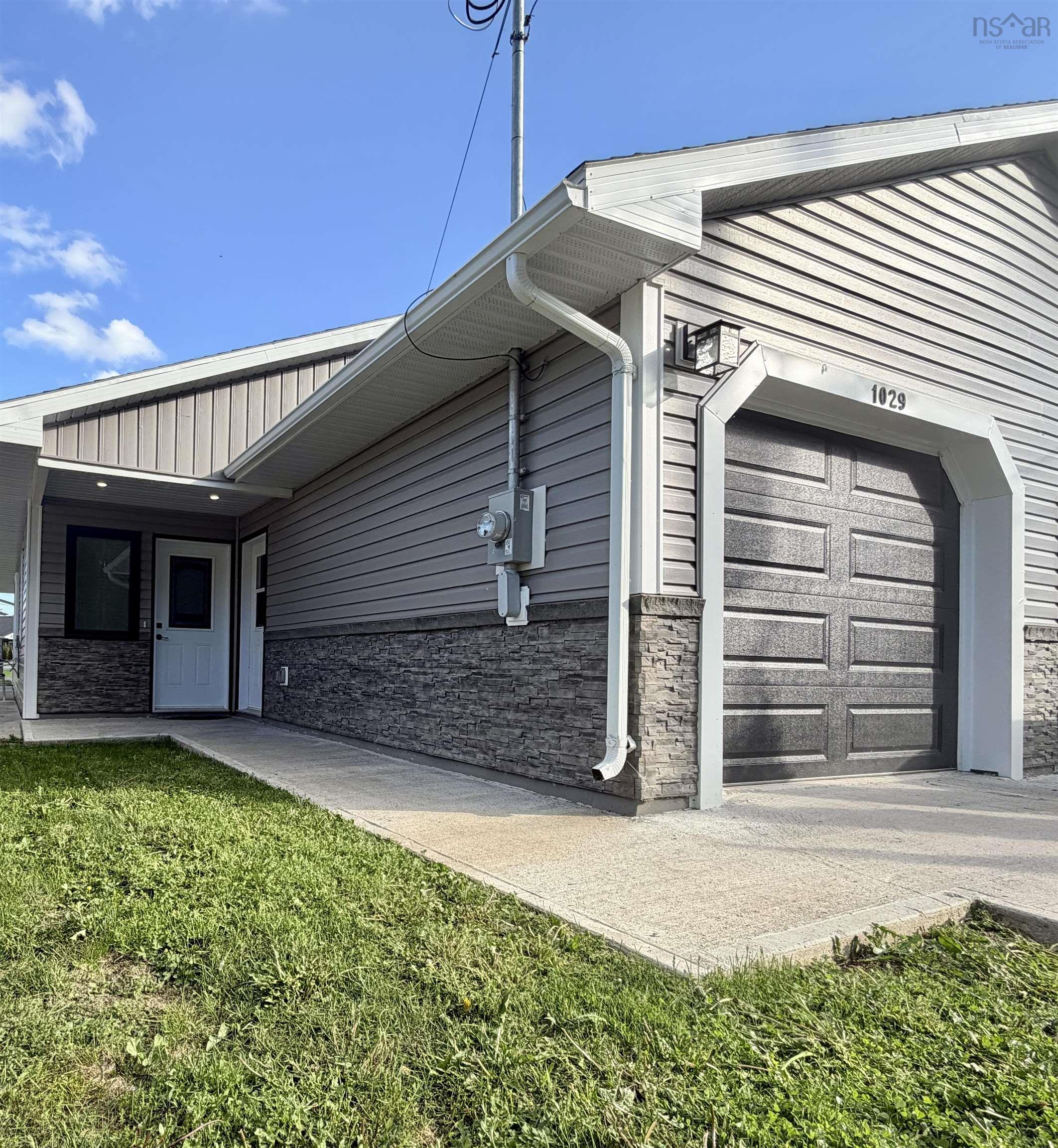 $300,000.00: 1029 Upper Church Street, North Kentville