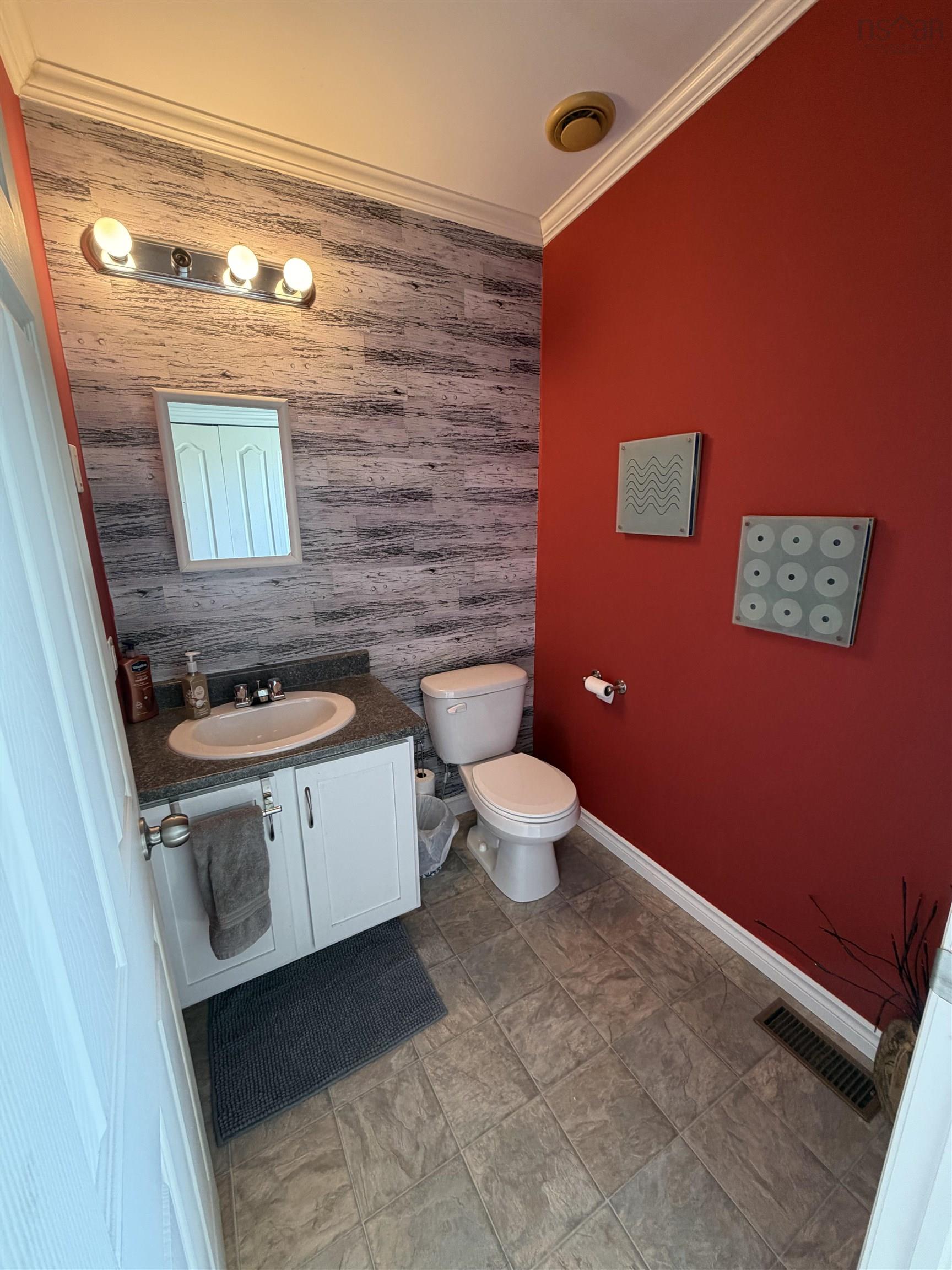 $399,500.00: 1069 Ohio East Road, Cross Roads Ohio