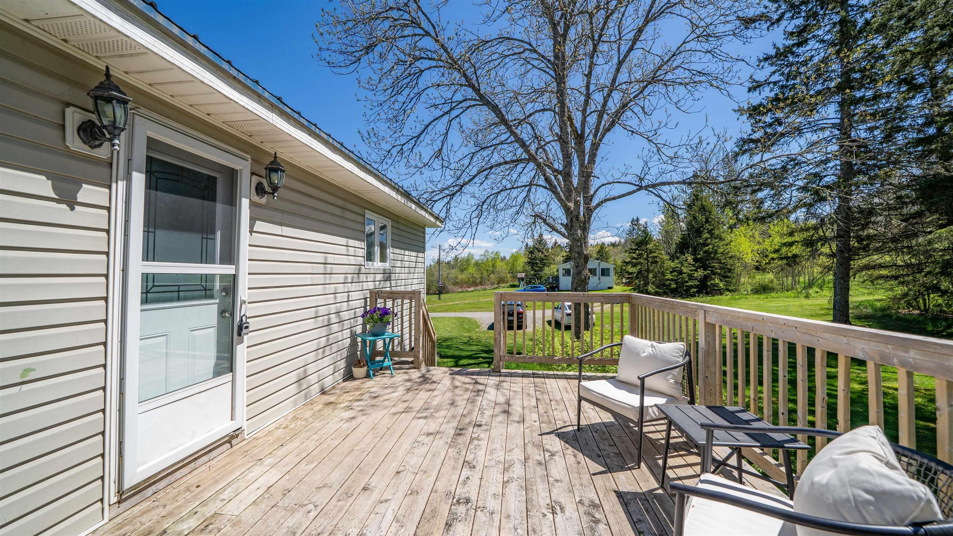 $249,900.00: 5569 East River West Side Road, Eureka