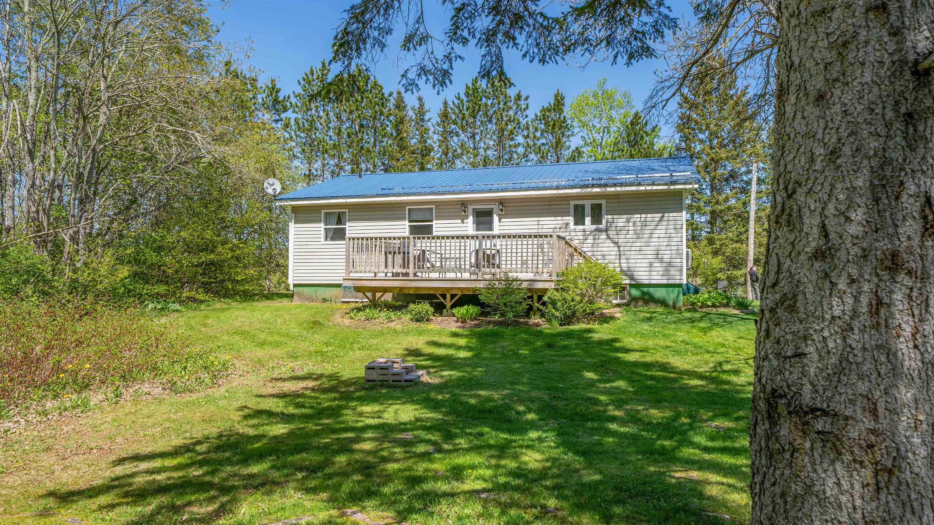 $249,900.00: 5569 East River West Side Road, Eureka