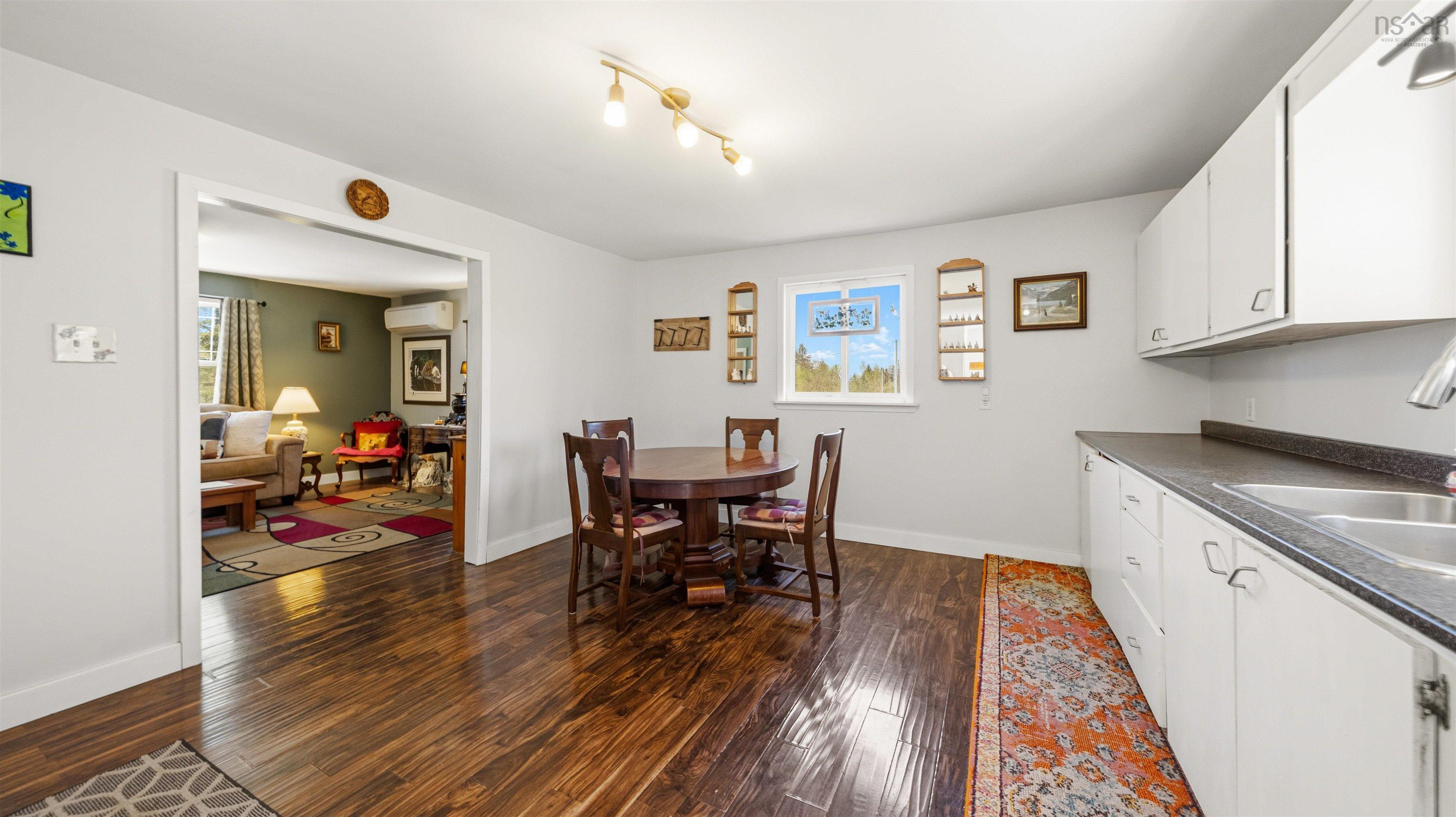 $249,900.00: 5569 East River West Side Road, Eureka