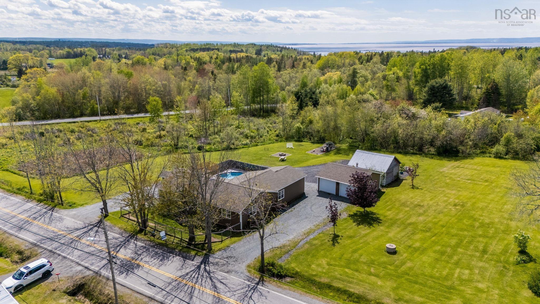 $425,000.00: 6981 Highway 215, Bramber