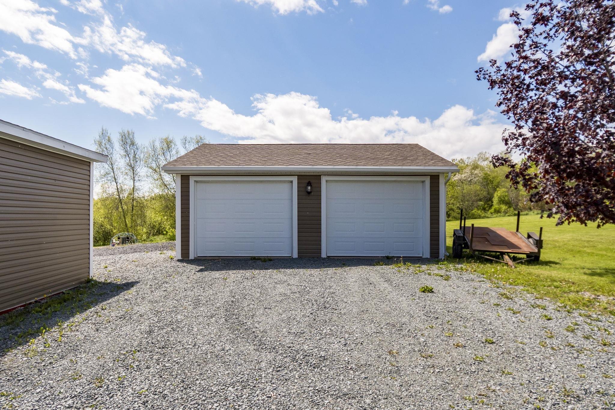 $425,000.00: 6981 Highway 215, Bramber
