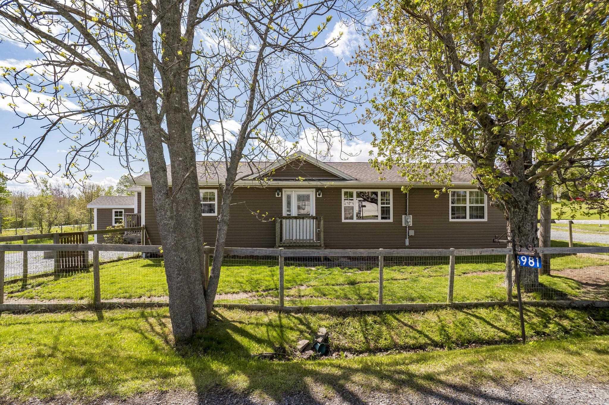 $425,000.00: 6981 Highway 215, Bramber