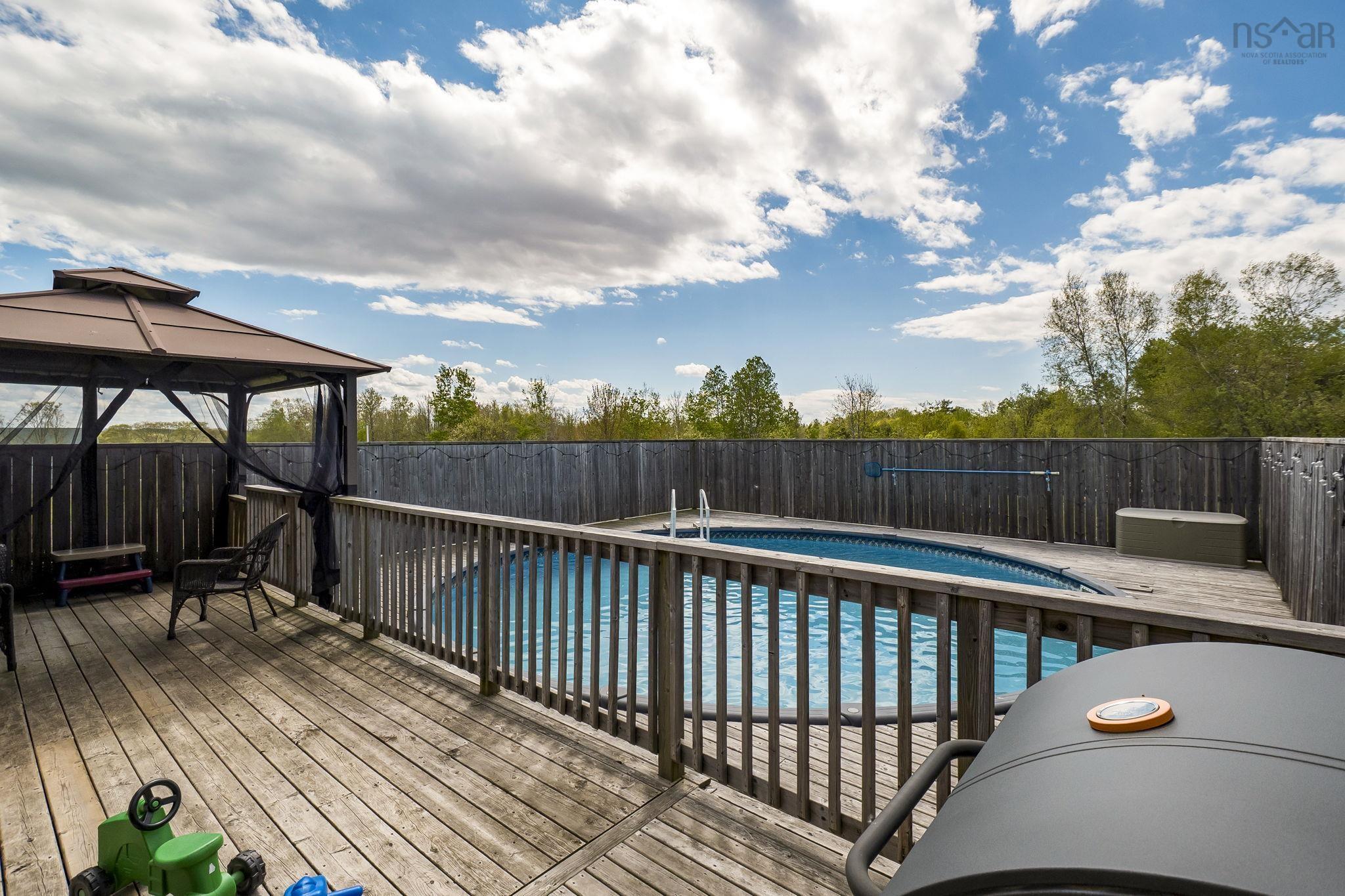 $425,000.00: 6981 Highway 215, Bramber