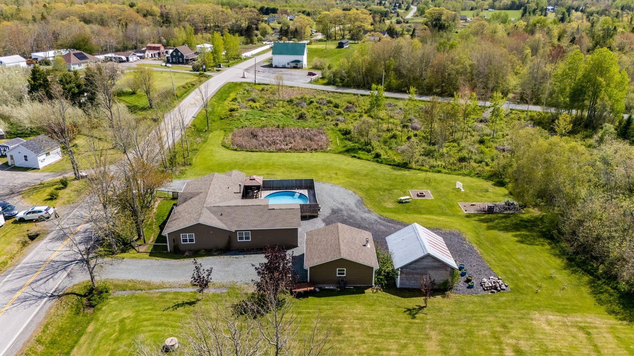 $425,000.00: 6981 Highway 215, Bramber