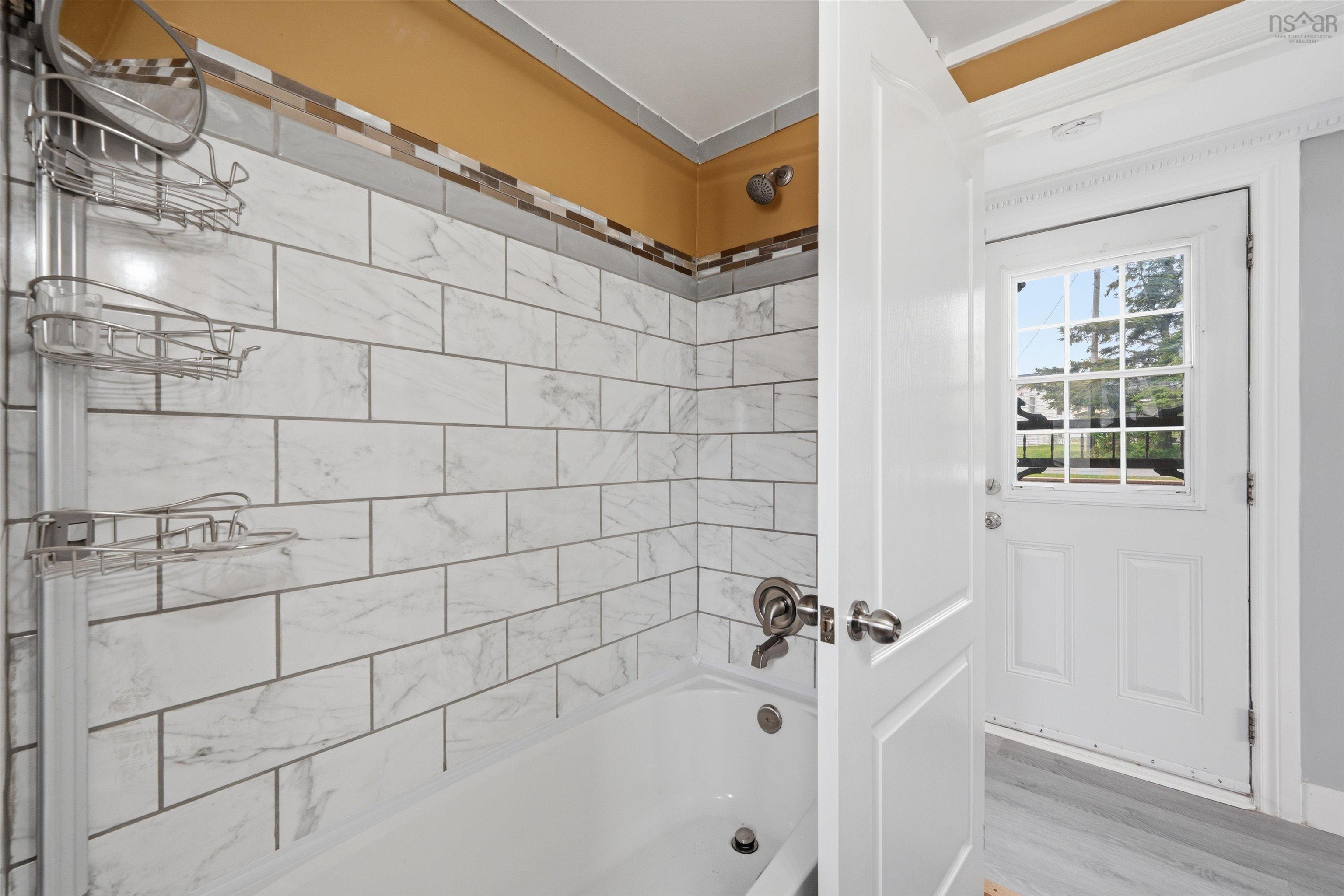 1 Bishop Avenue, Dartmouth, NS (MLS 202612431)