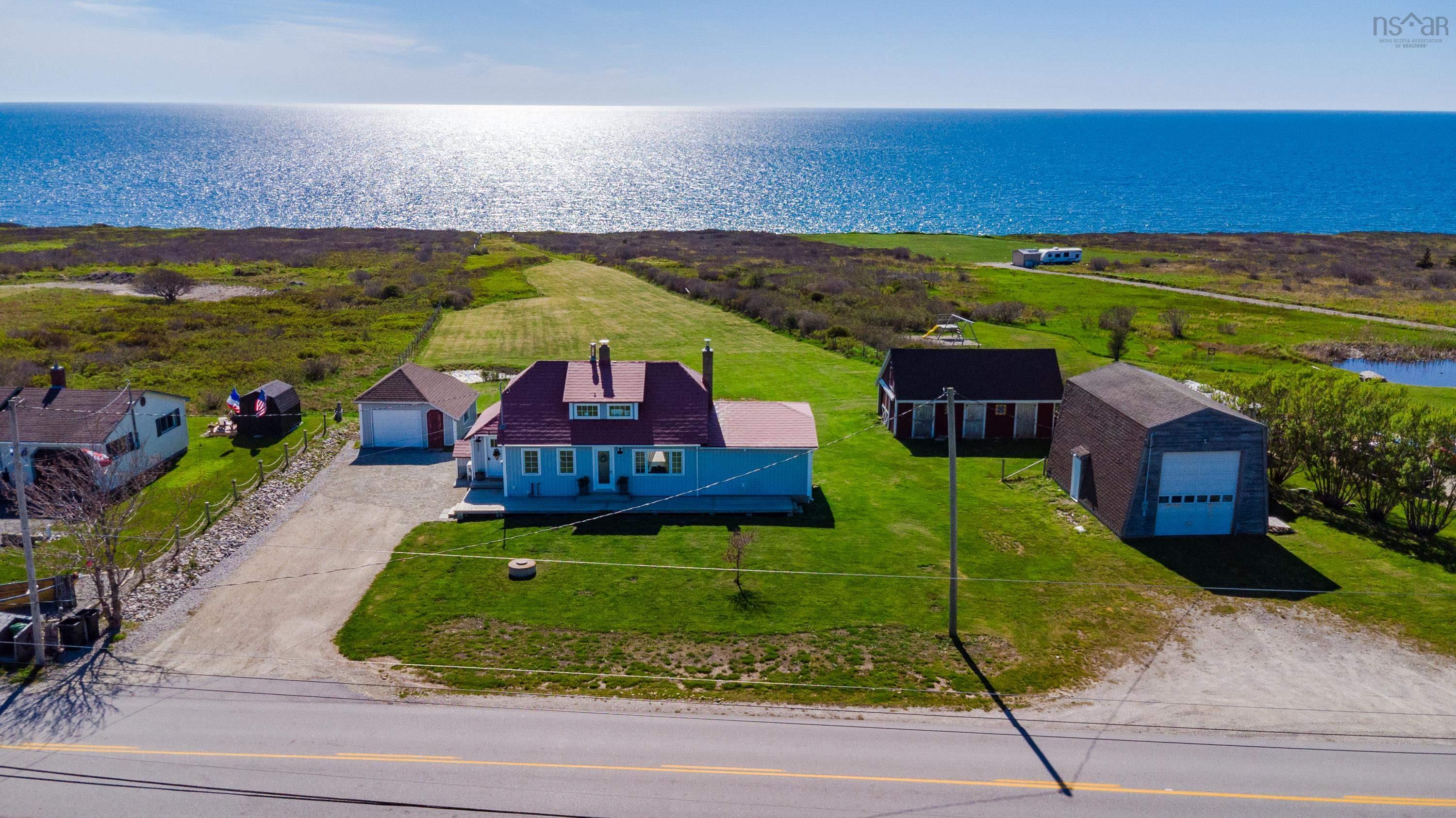 $549,900.00: 1837 Main Shore Road, Sandford