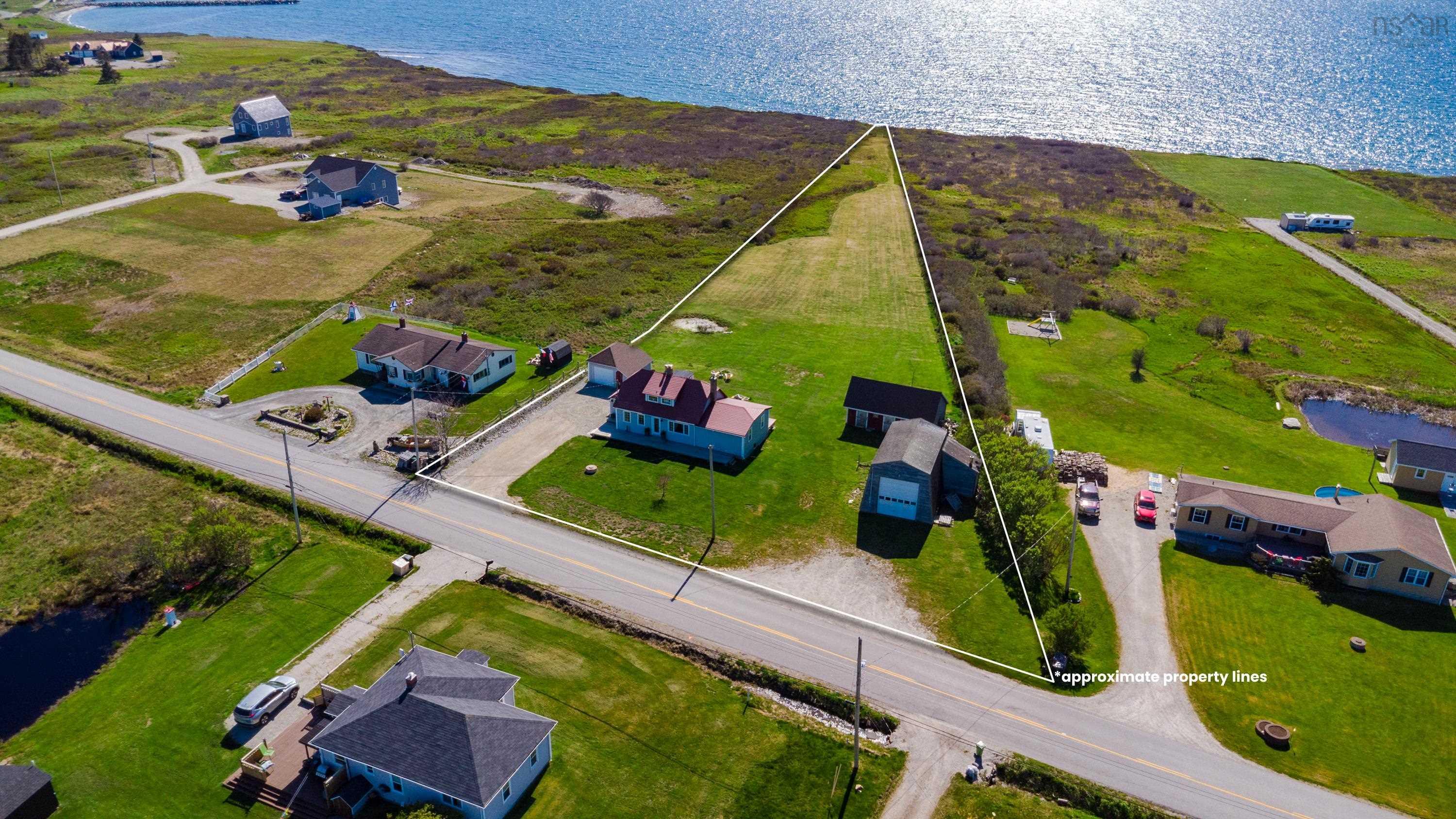 $549,900.00: 1837 Main Shore Road, Sandford