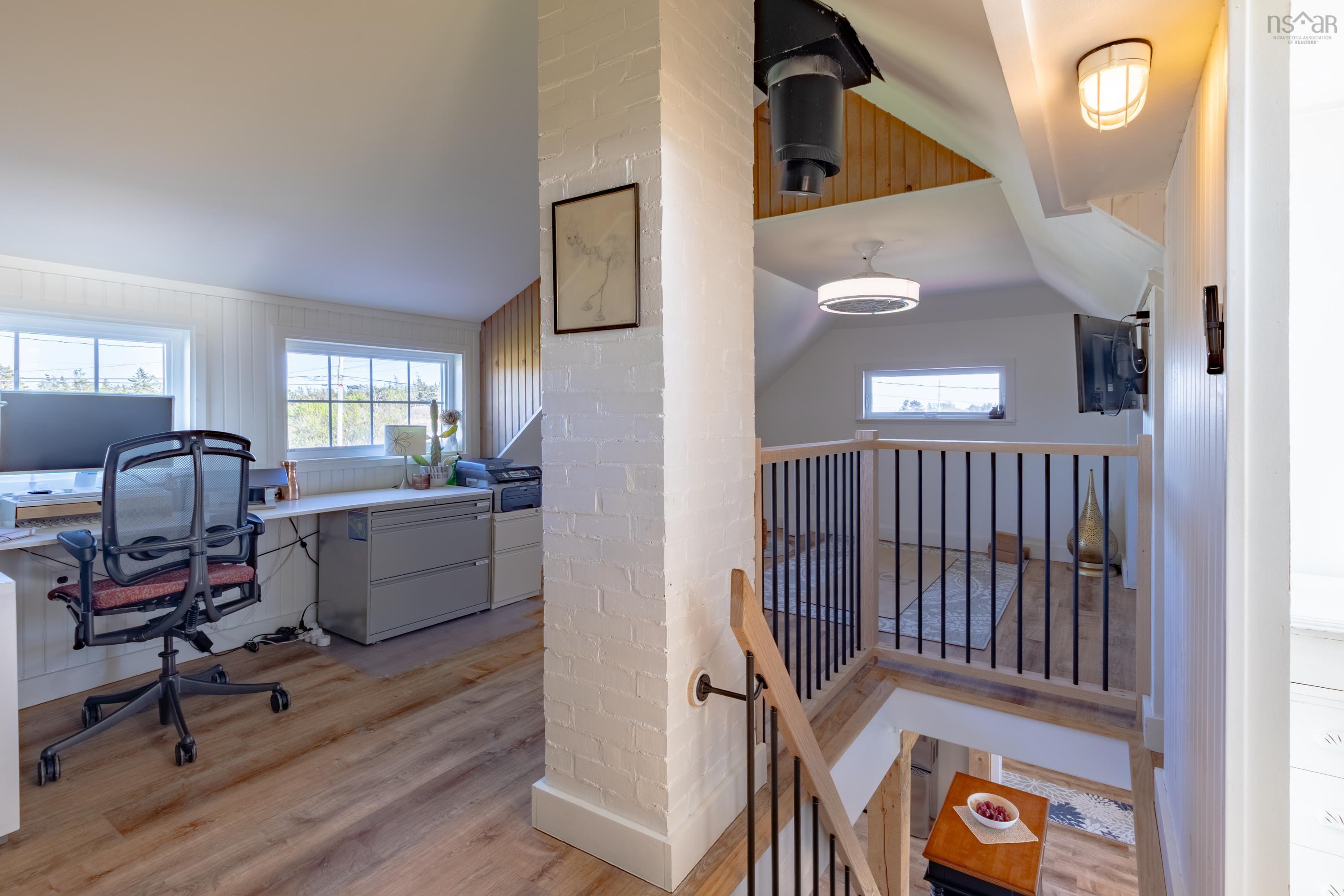 $549,900.00: 1837 Main Shore Road, Sandford