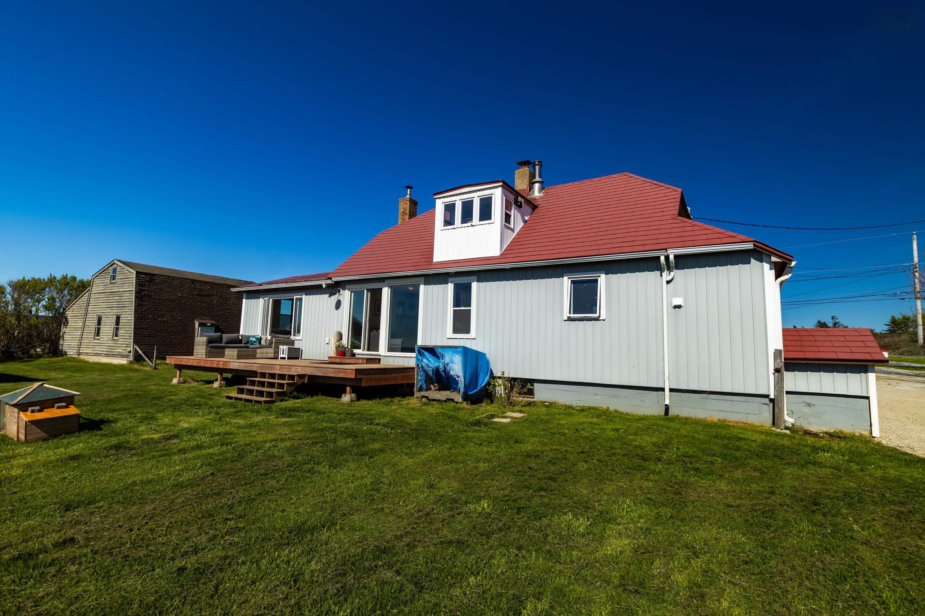 $549,900.00: 1837 Main Shore Road, Sandford