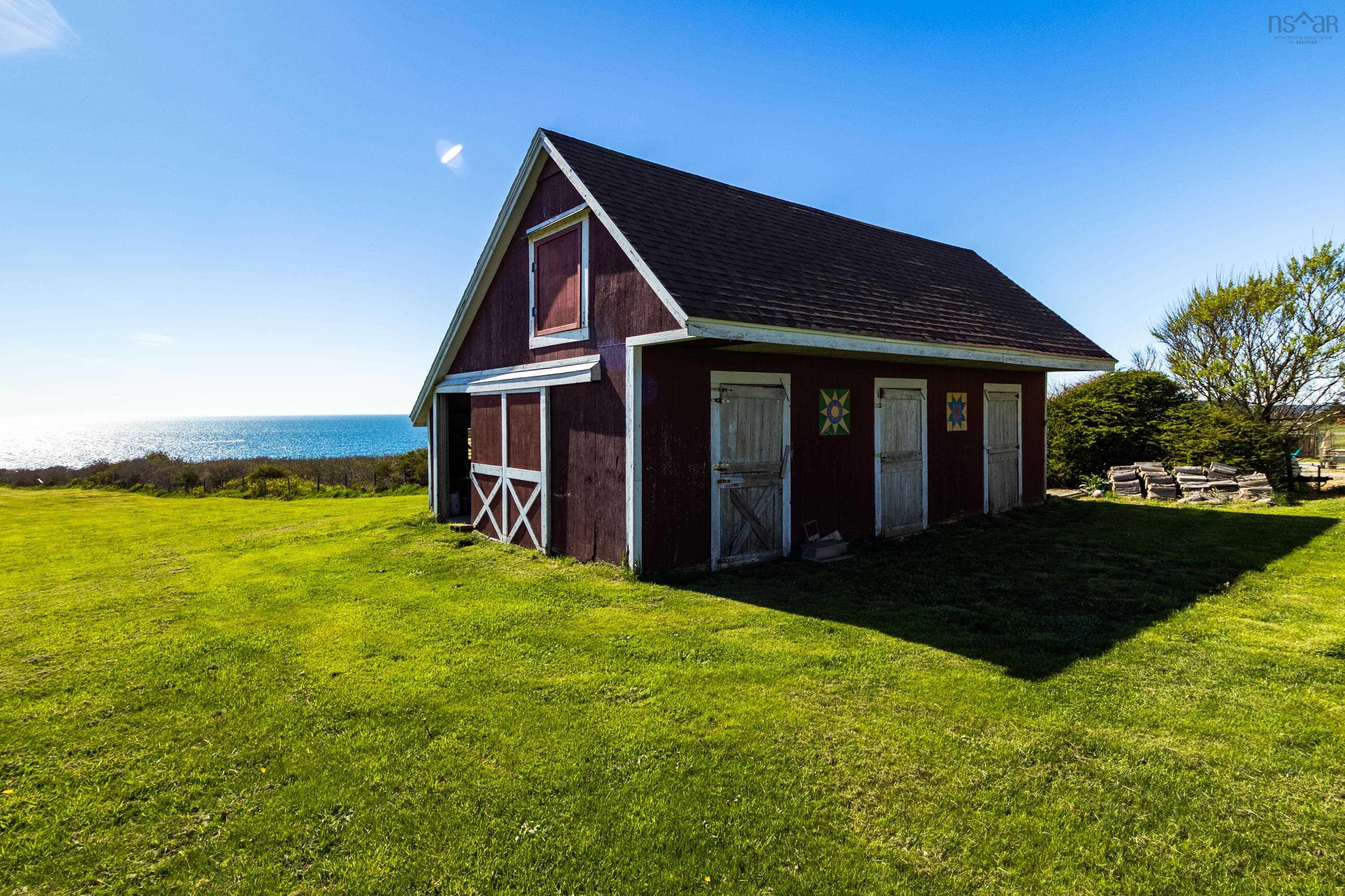 $549,900.00: 1837 Main Shore Road, Sandford