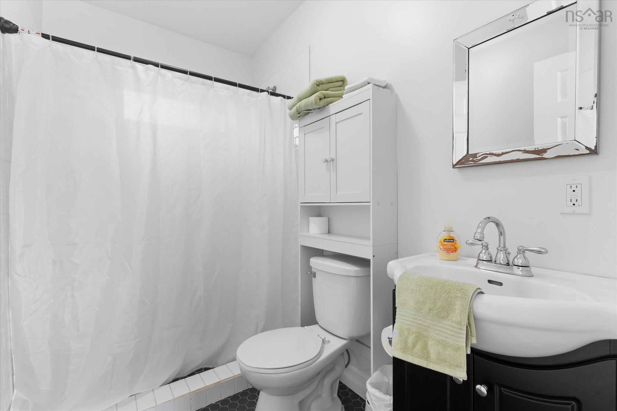 $424,999.00: 5853 3 Highway, East Jordan