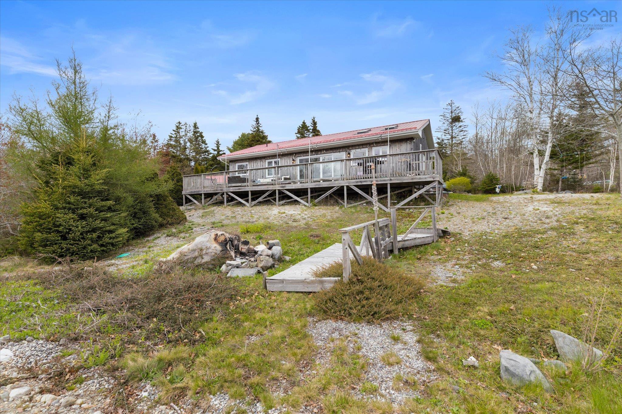 $424,999.00: 5853 3 Highway, East Jordan